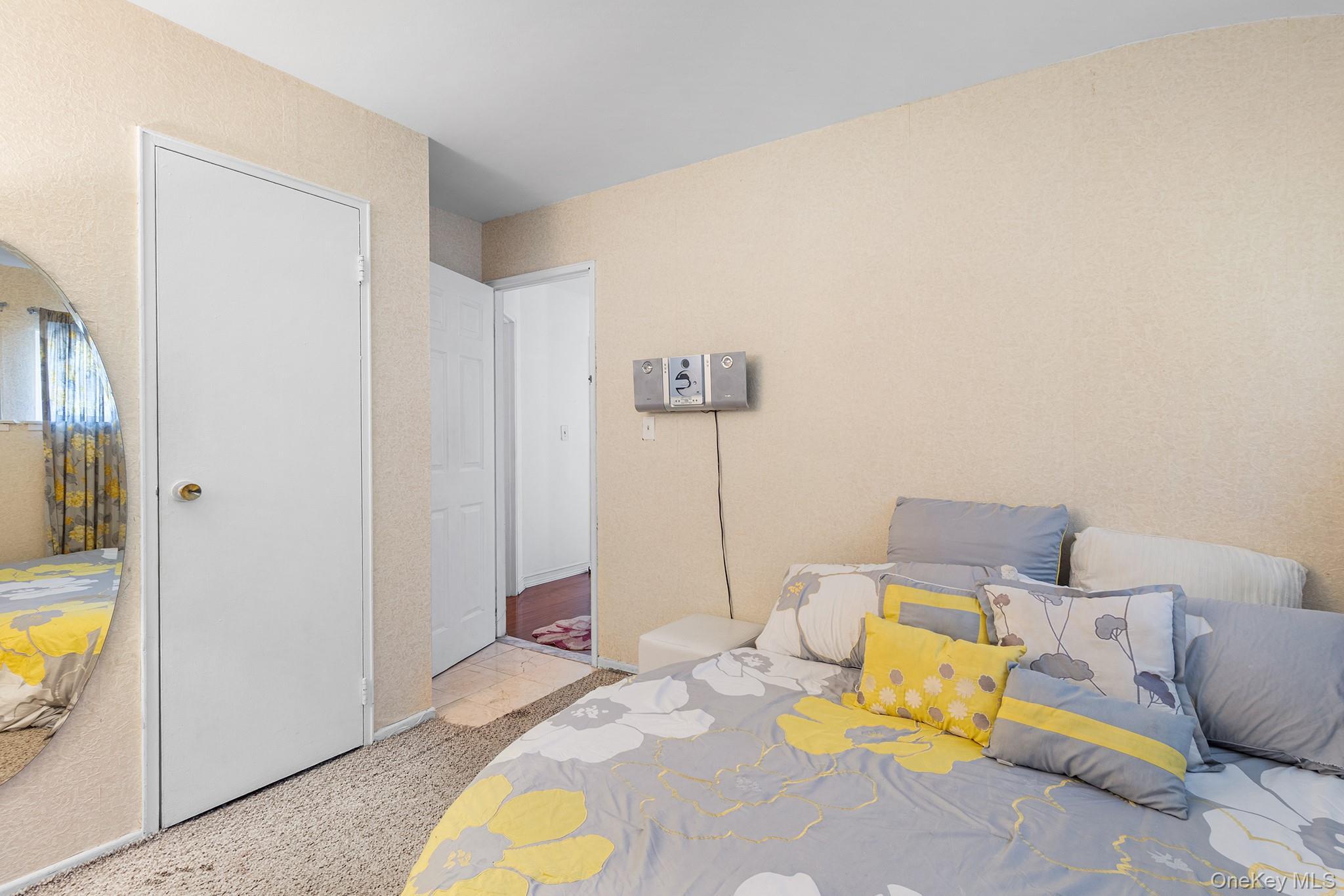 Single Family Holbrook  Suffolk County, NY 11720, MLS-914785-20