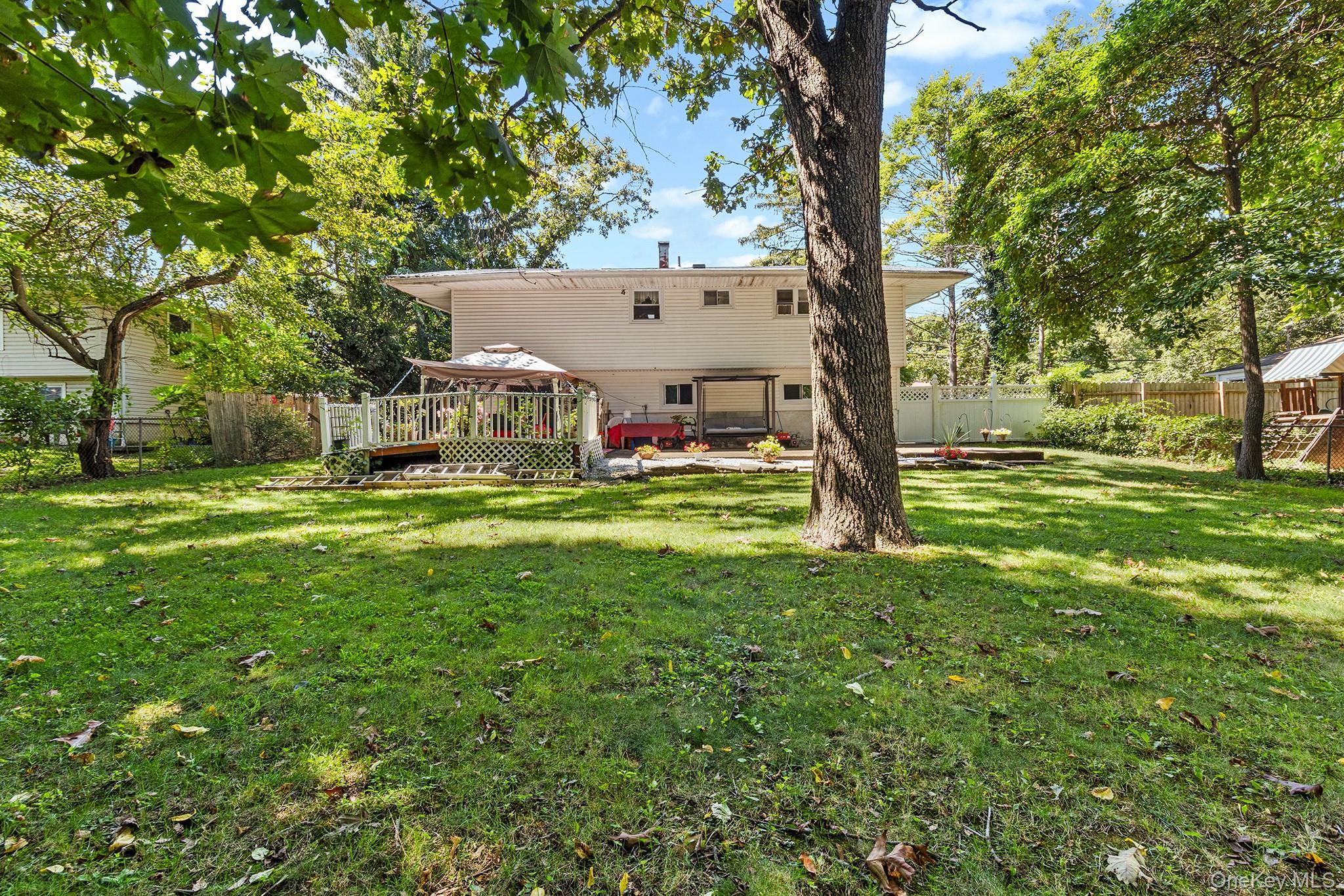 Single Family Holbrook  Suffolk County, NY 11720, MLS-914785-23