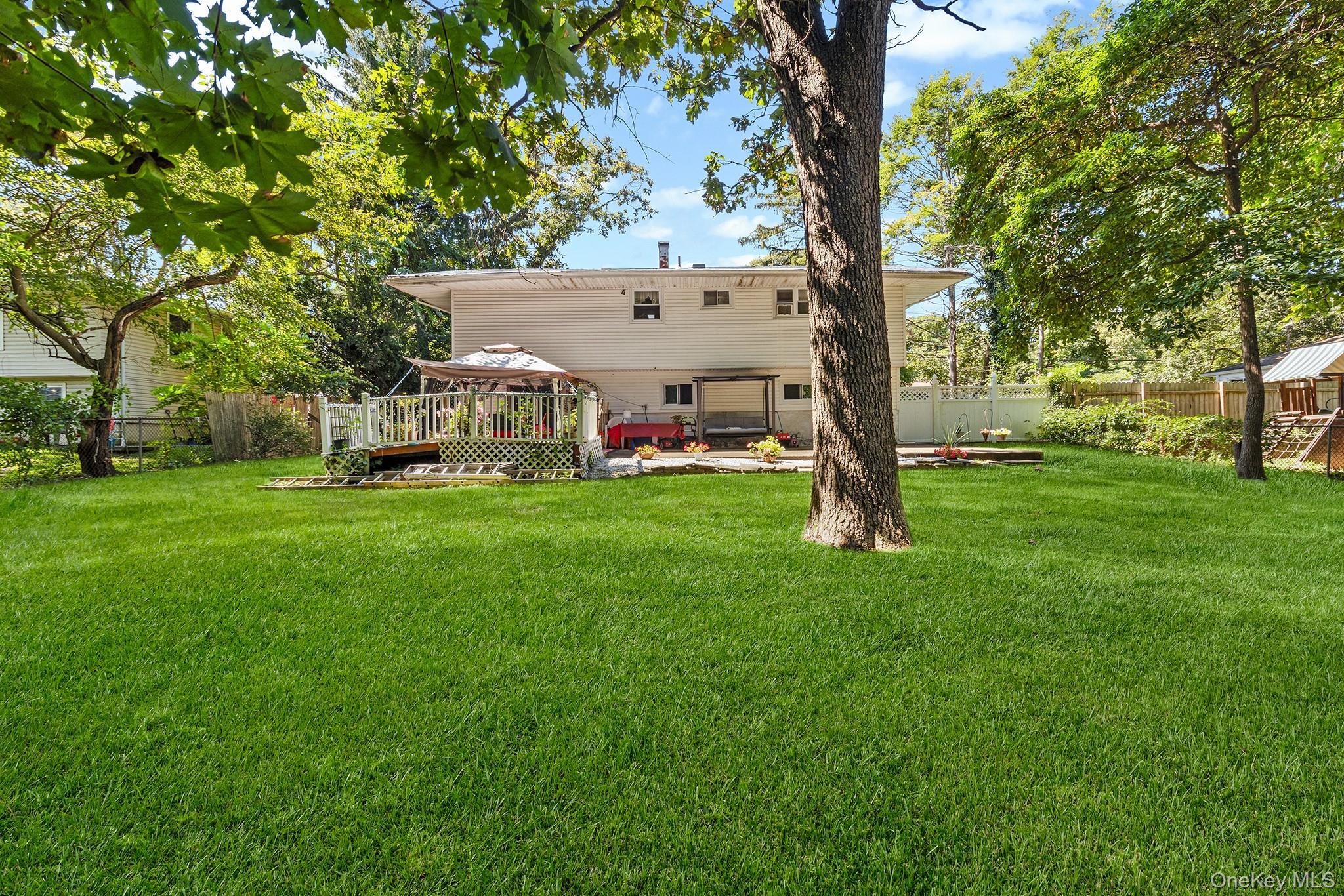 Single Family Holbrook  Suffolk County, NY 11720, MLS-914785-24