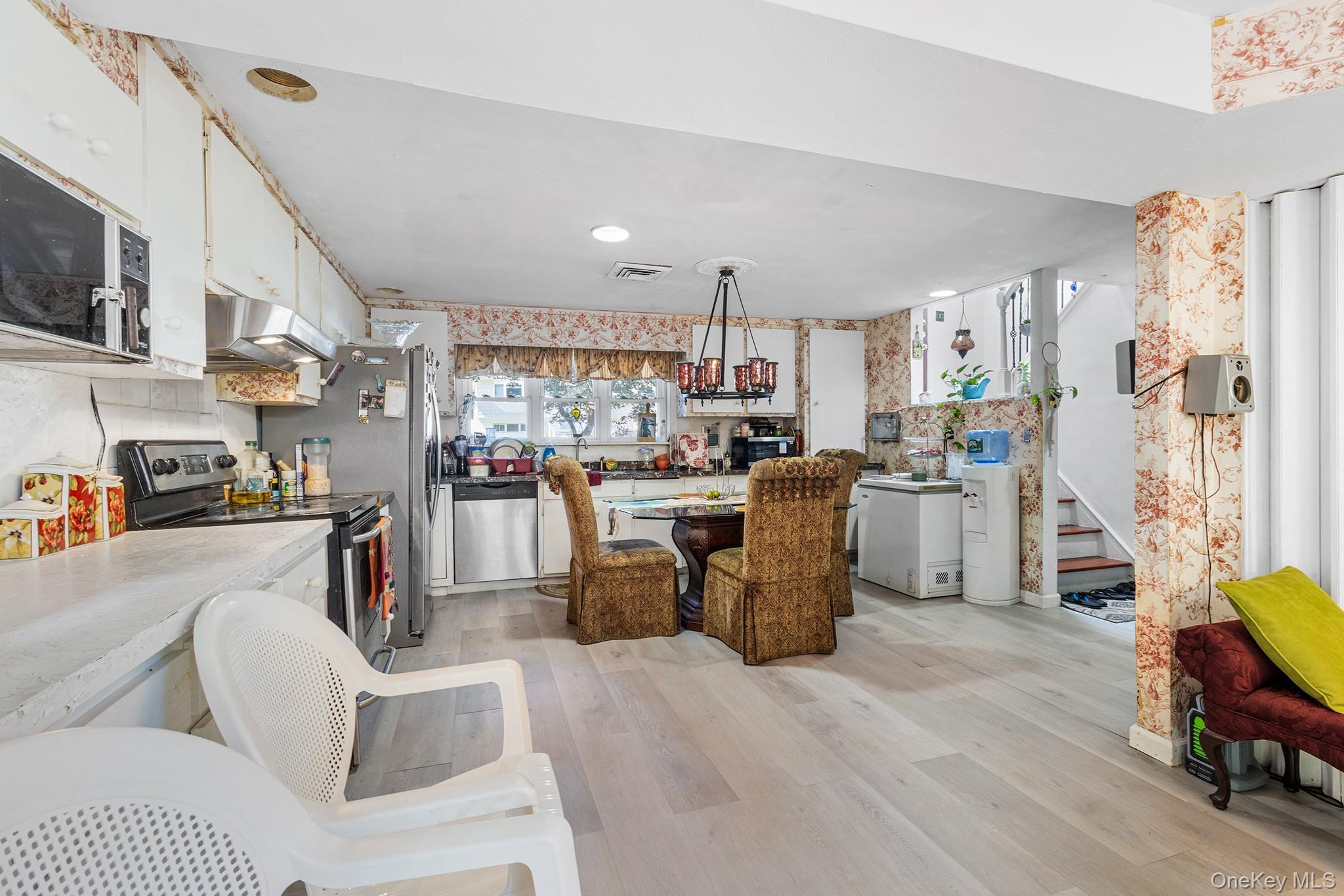 Single Family Holbrook  Suffolk County, NY 11720, MLS-914785-4