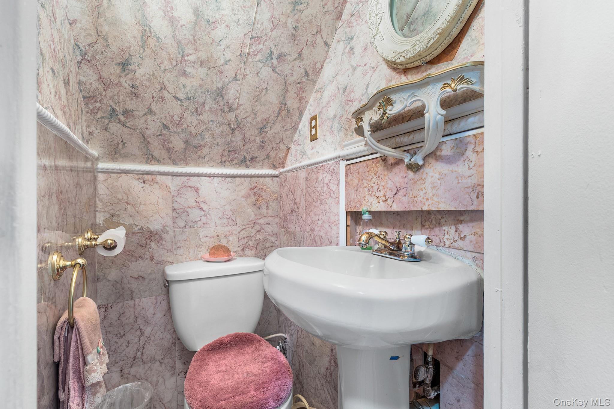 Single Family Holbrook  Suffolk County, NY 11720, MLS-914785-7