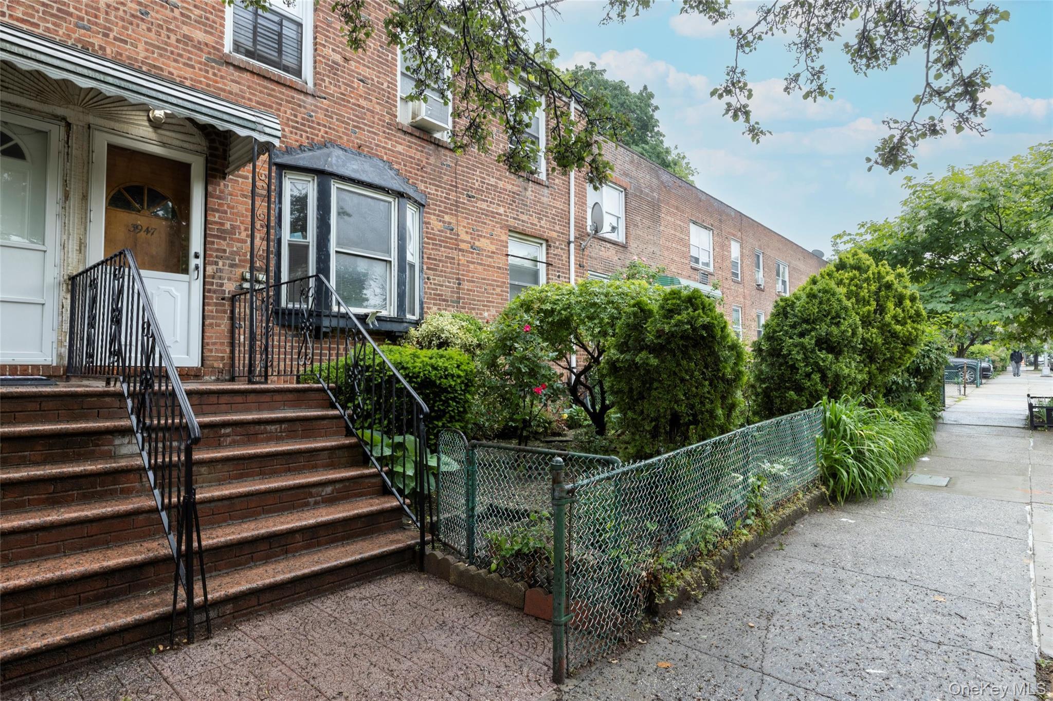 Single Family 43rd Queens, NY 11104, MLS-914805-19