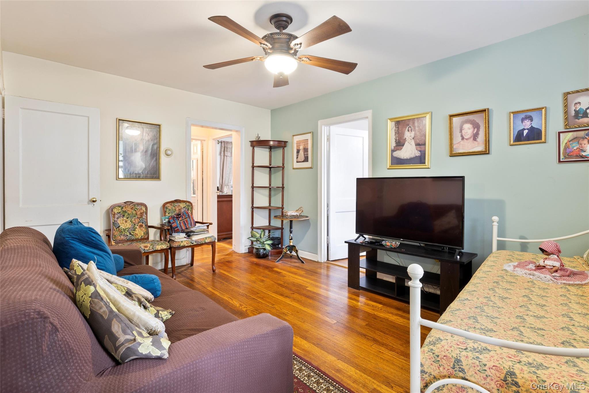 Single Family 43rd Queens, NY 11104, MLS-914805-2