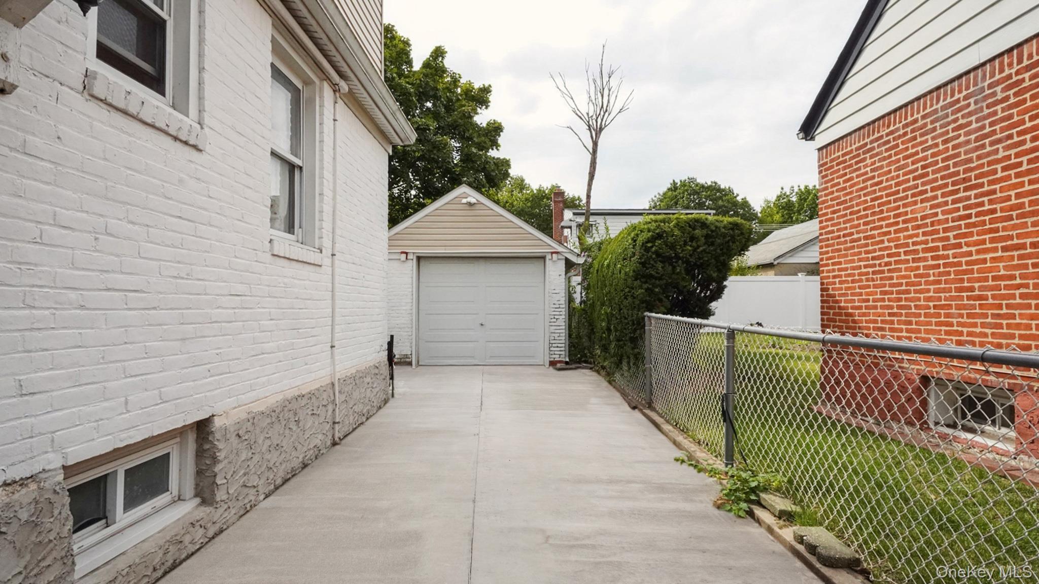 Single Family 237th Nassau County, NY 11003, MLS-914810-13