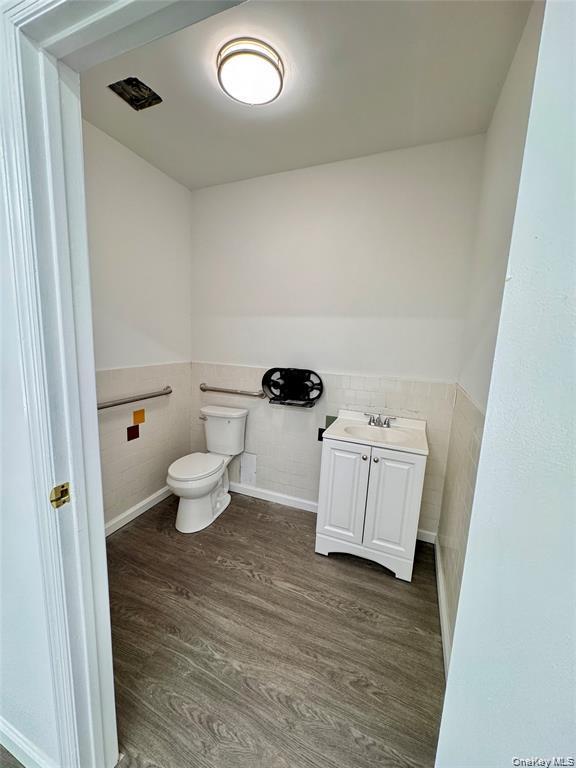 Single Family Roosevelt Ave Queens, NY 11377, MLS-914812-6