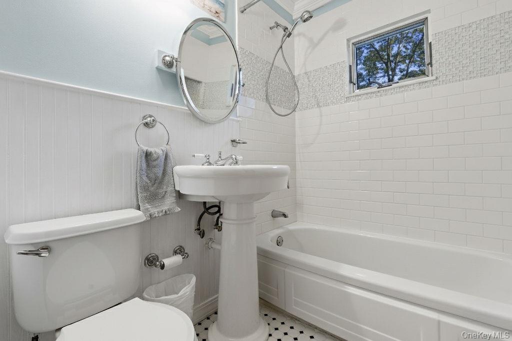 Single Family Liberty Suffolk County, NY 11946, MLS-914839-11