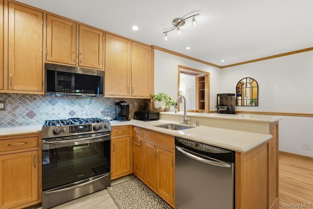 Single Family Liberty Suffolk County, NY 11946, MLS-914839-6