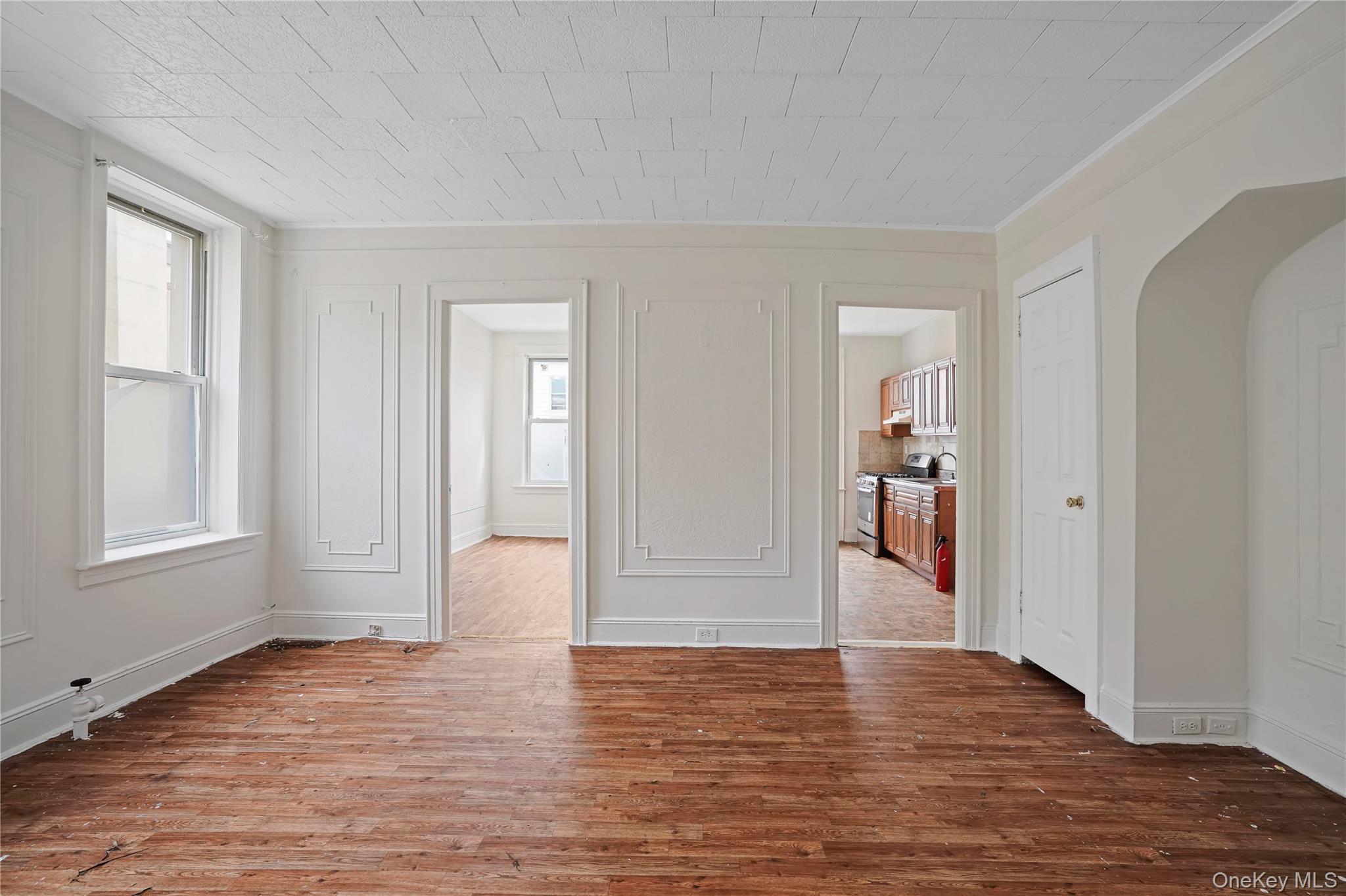 Single Family 73  Queens, NY 11385, MLS-914856-31