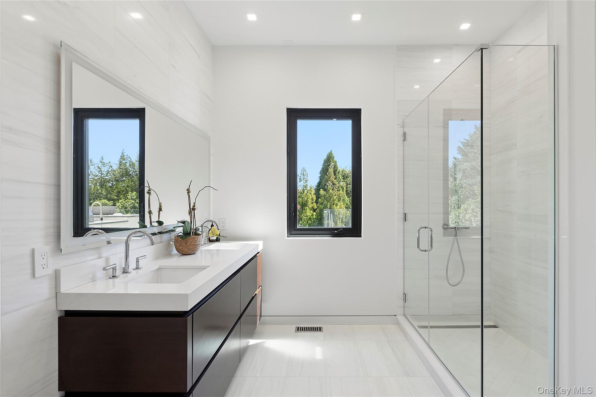 Single Family Pointe Mecox Suffolk County, NY 11976, MLS-914865-28