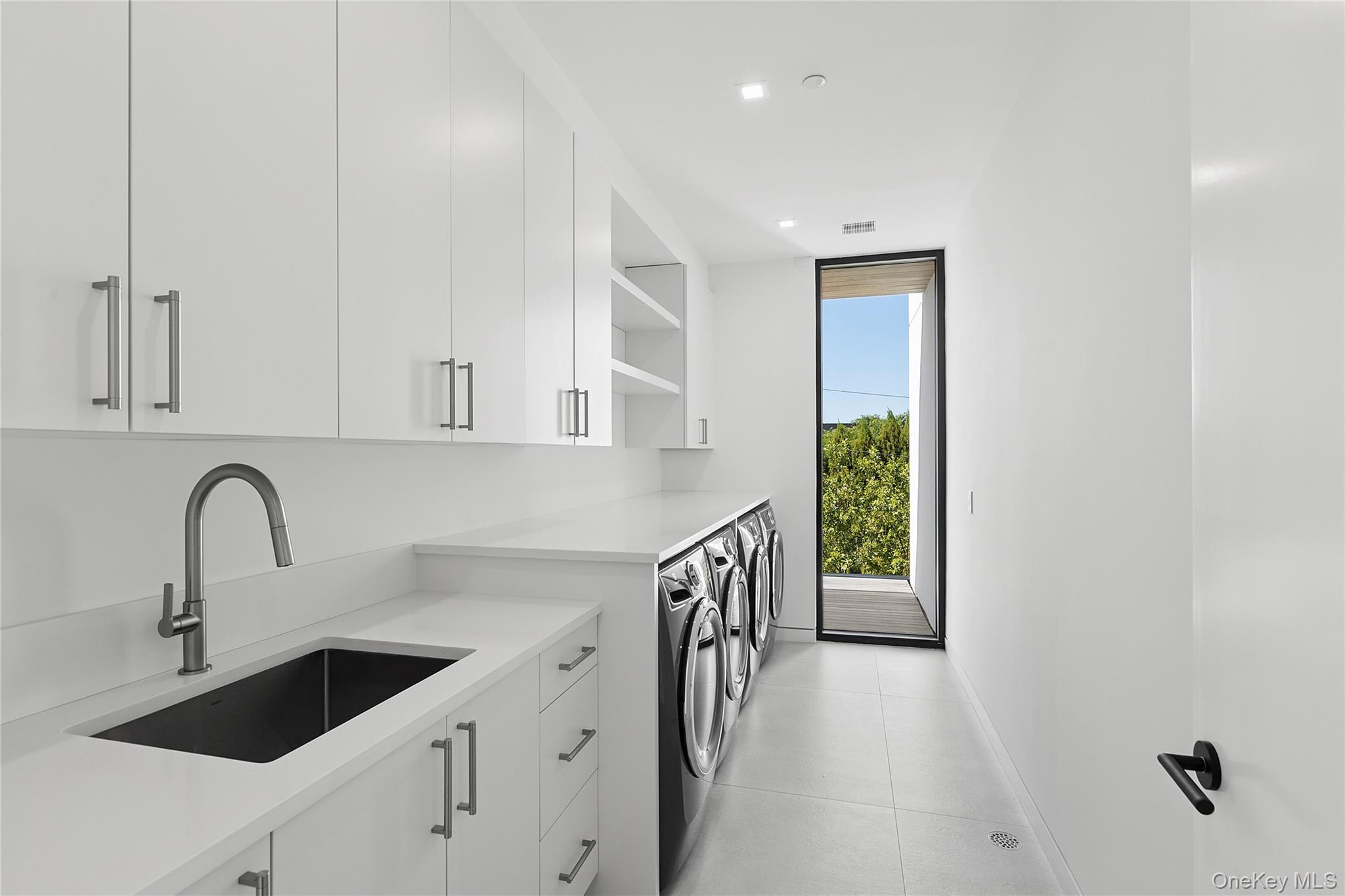 Single Family Pointe Mecox Suffolk County, NY 11976, MLS-914865-49