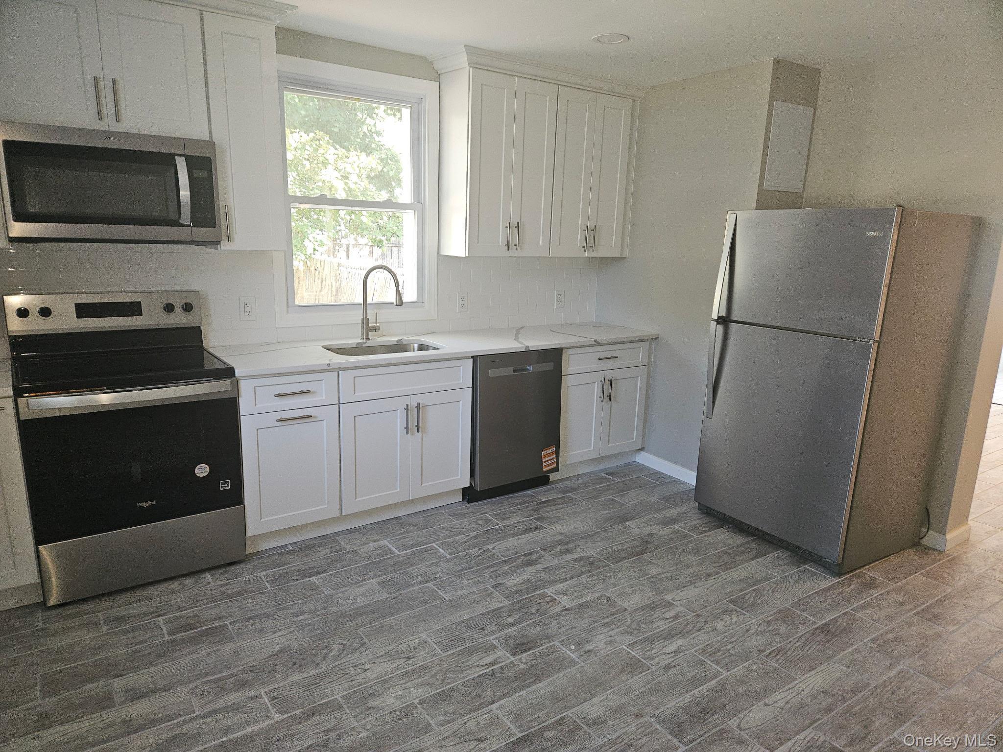 Single Family Hallock Suffolk County, NY 11776, MLS-914904-13