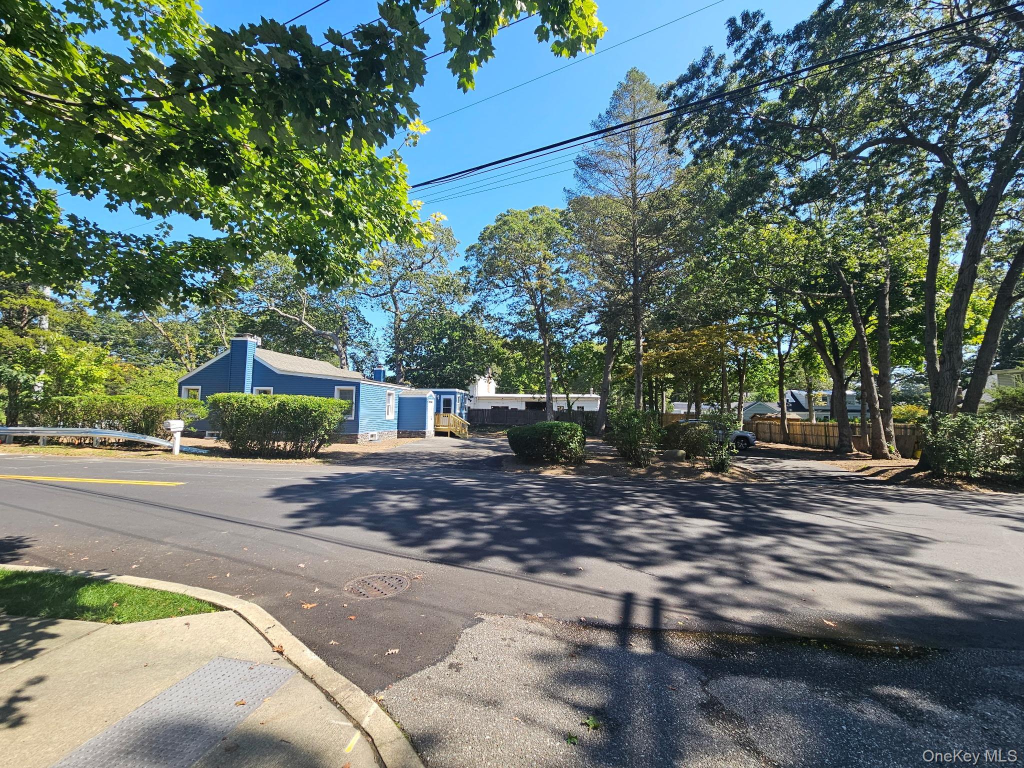 Single Family Hallock  Suffolk County, NY 11776, MLS-914904-33