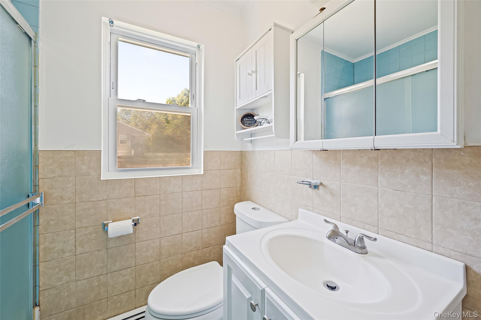 Single Family Forks Suffolk County, NY 11706, MLS-914938-19