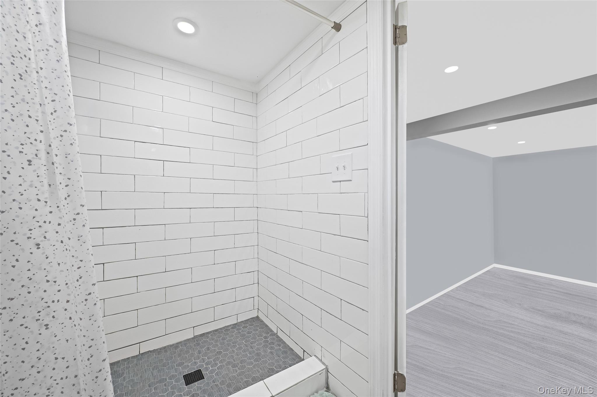 Single Family Forks Suffolk County, NY 11706, MLS-914938-28