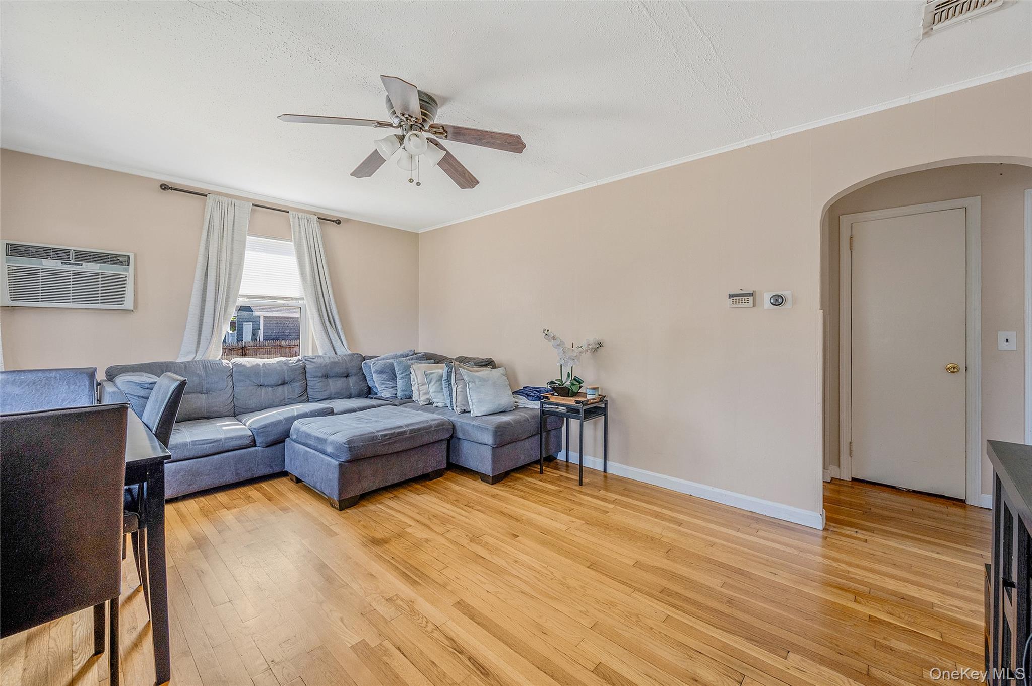 Single Family Forks Suffolk County, NY 11706, MLS-914938-6