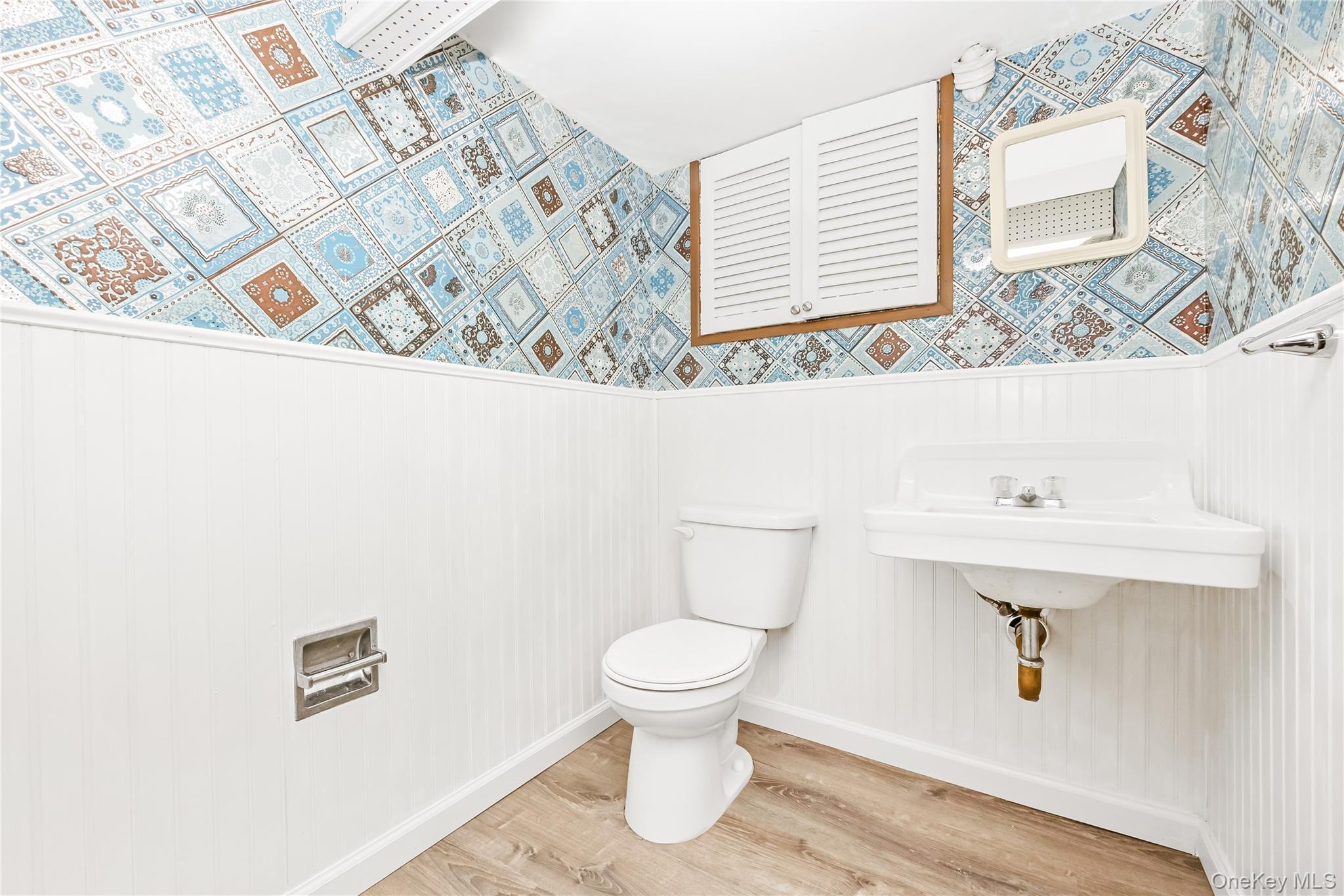 Single Family Rutland  Nassau County, NY 11550, MLS-914965-24