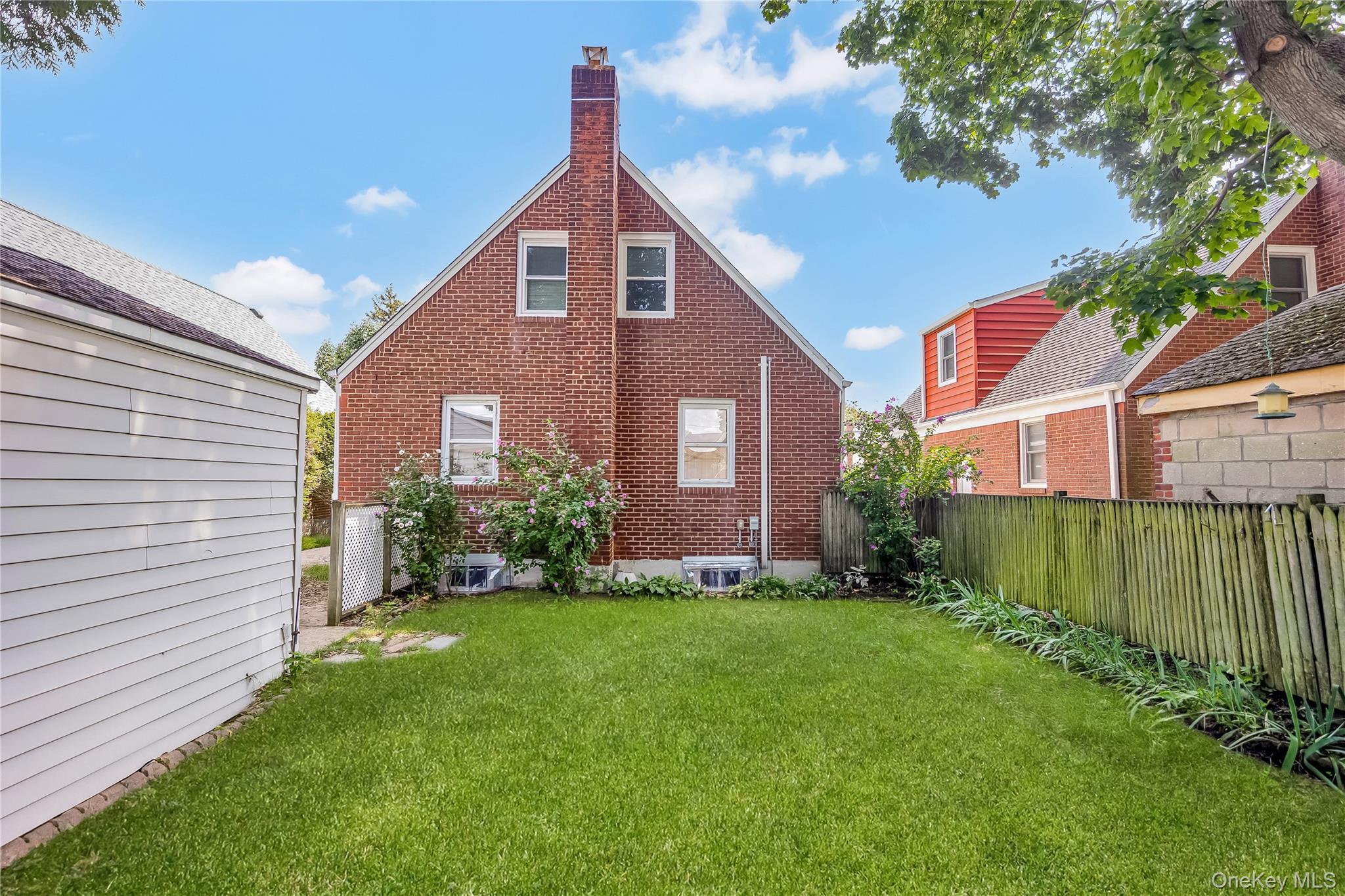 Single Family Rutland  Nassau County, NY 11550, MLS-914965-4