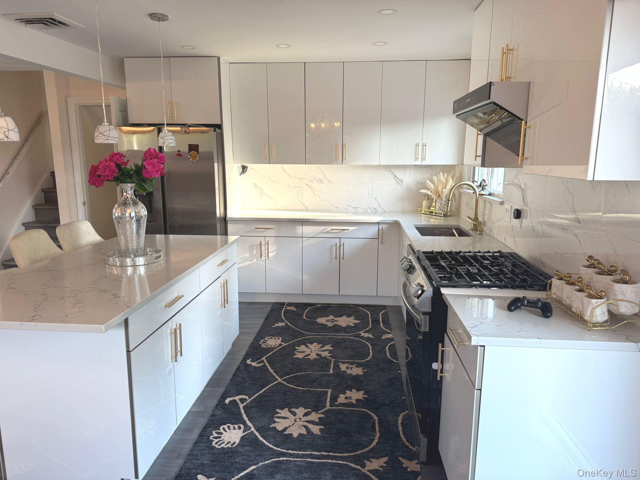 Single Family Narcissus  Nassau County, NY 11801, MLS-914974-6