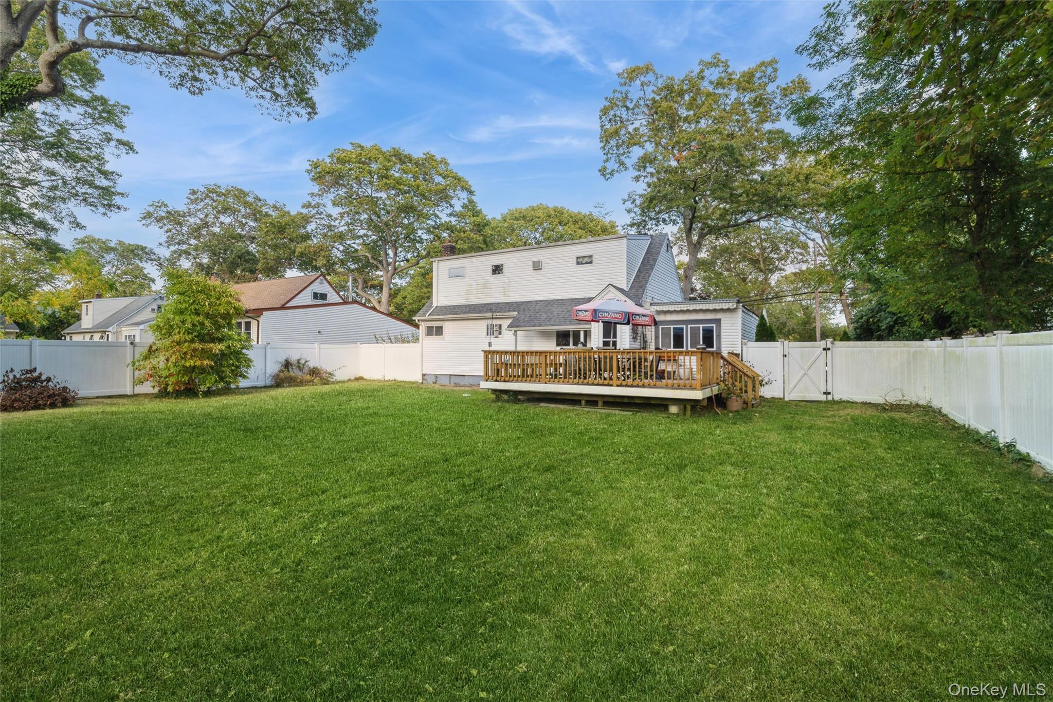 Single Family Ackerly Suffolk County, NY 11779, MLS-915024-18