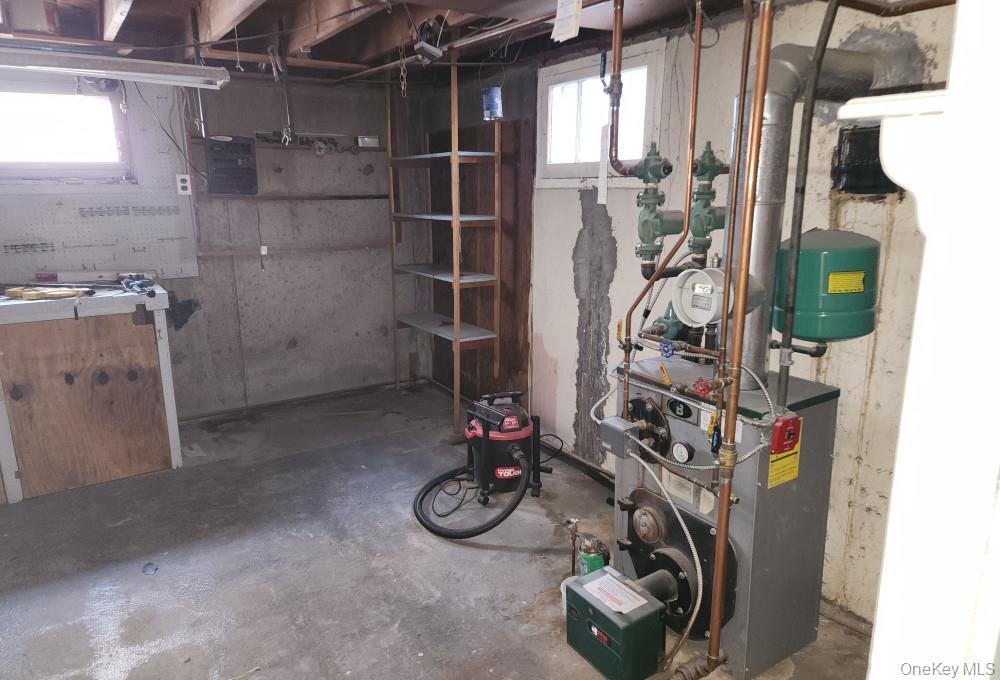 Single Family Kentucky  Nassau County, NY 11758, MLS-915077-11