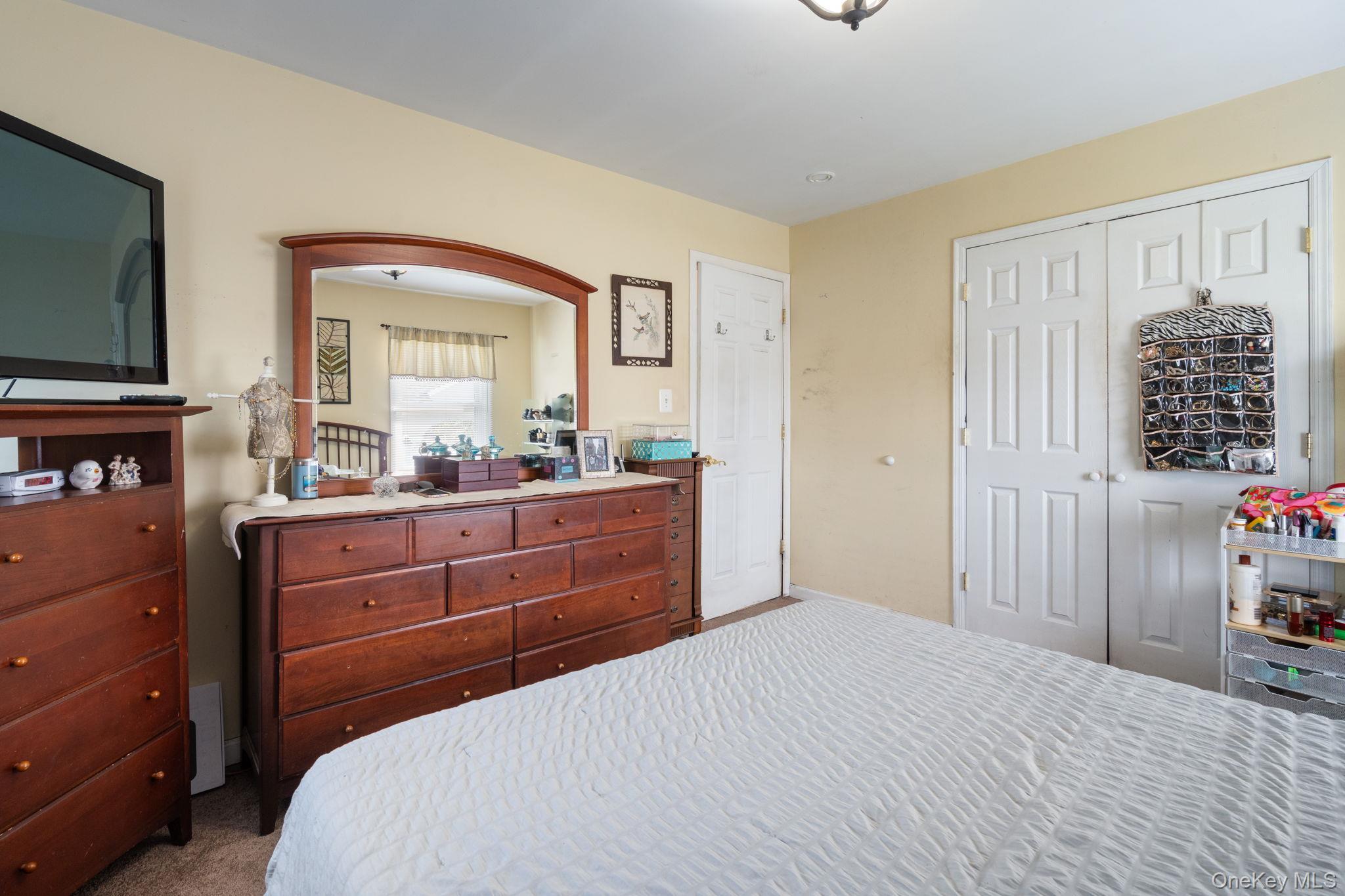 Single Family Thorne  Nassau County, NY 11758, MLS-915091-12