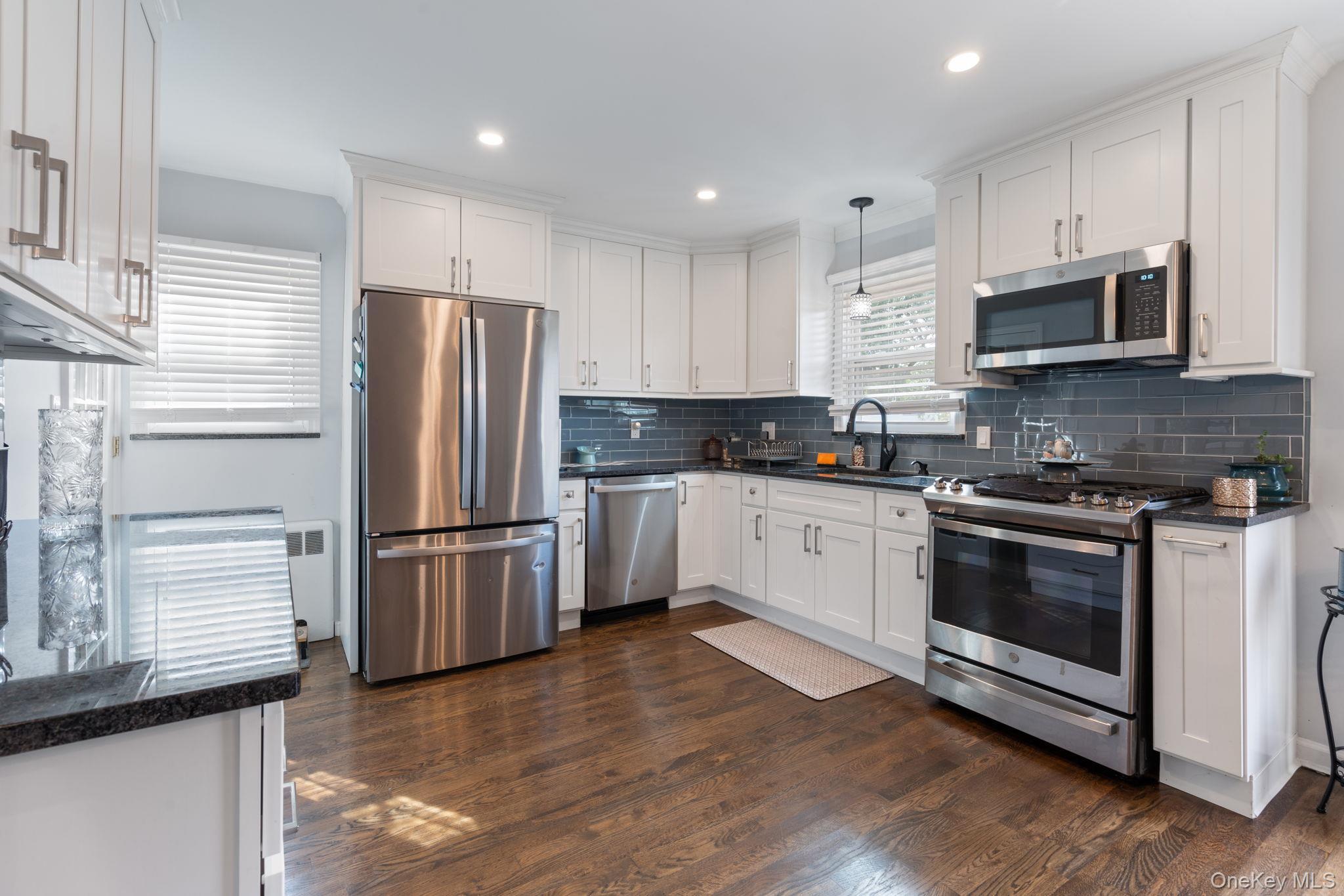 Single Family Thorne  Nassau County, NY 11758, MLS-915091-3