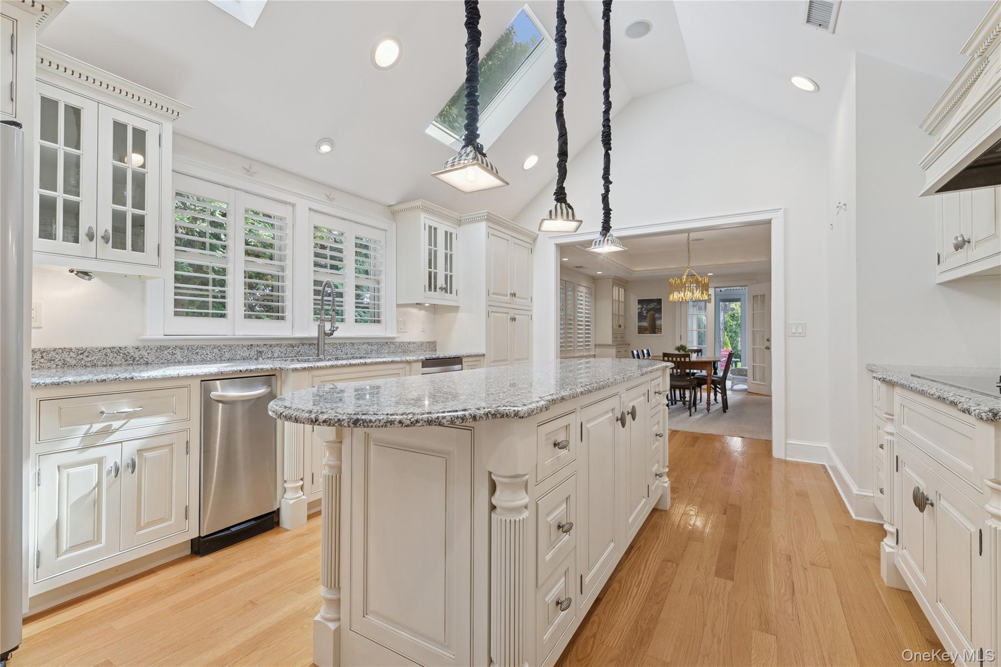 Single Family Main Suffolk County, NY 11978, MLS-915095-17