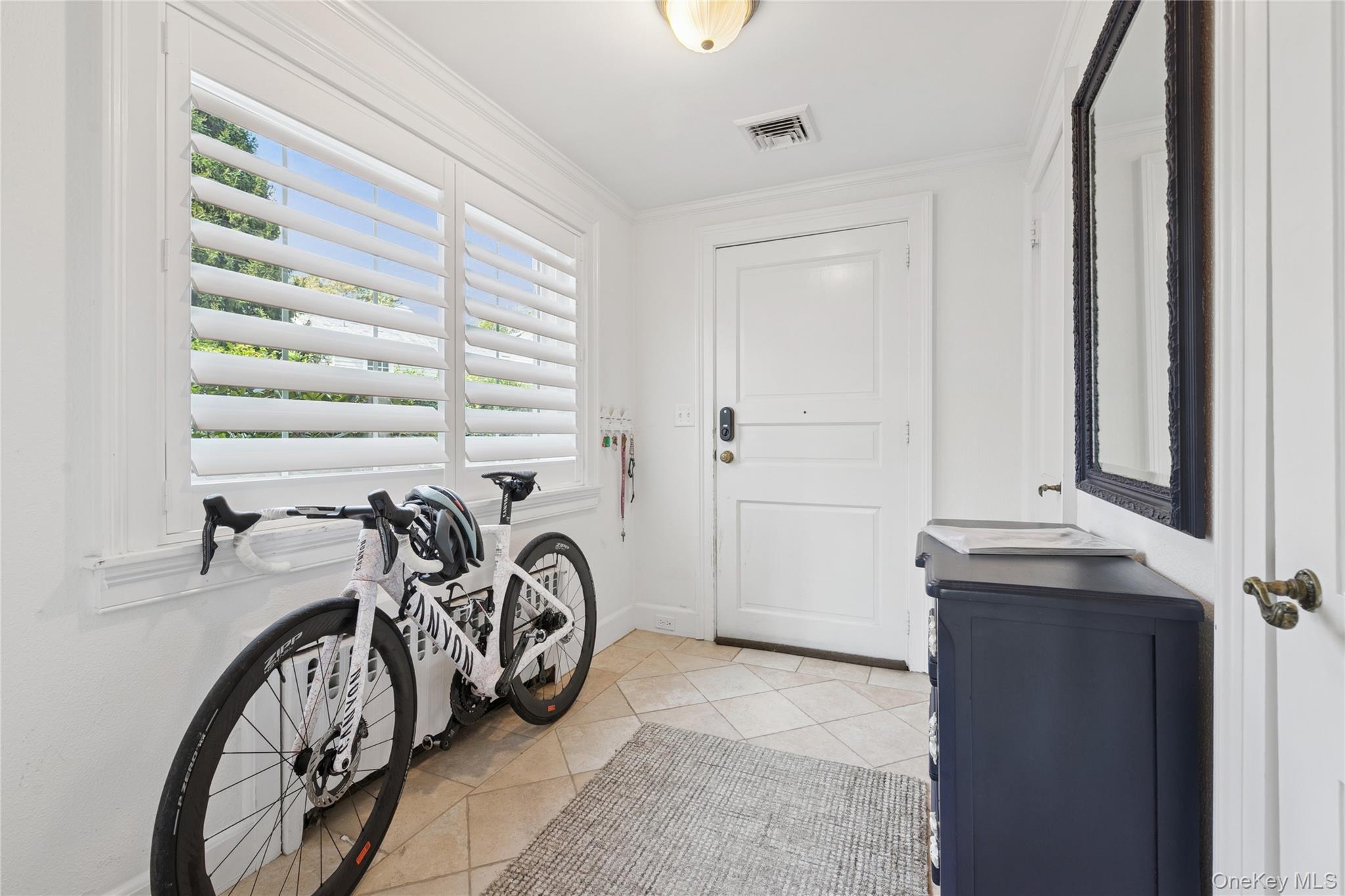 Single Family Main Suffolk County, NY 11978, MLS-915095-3