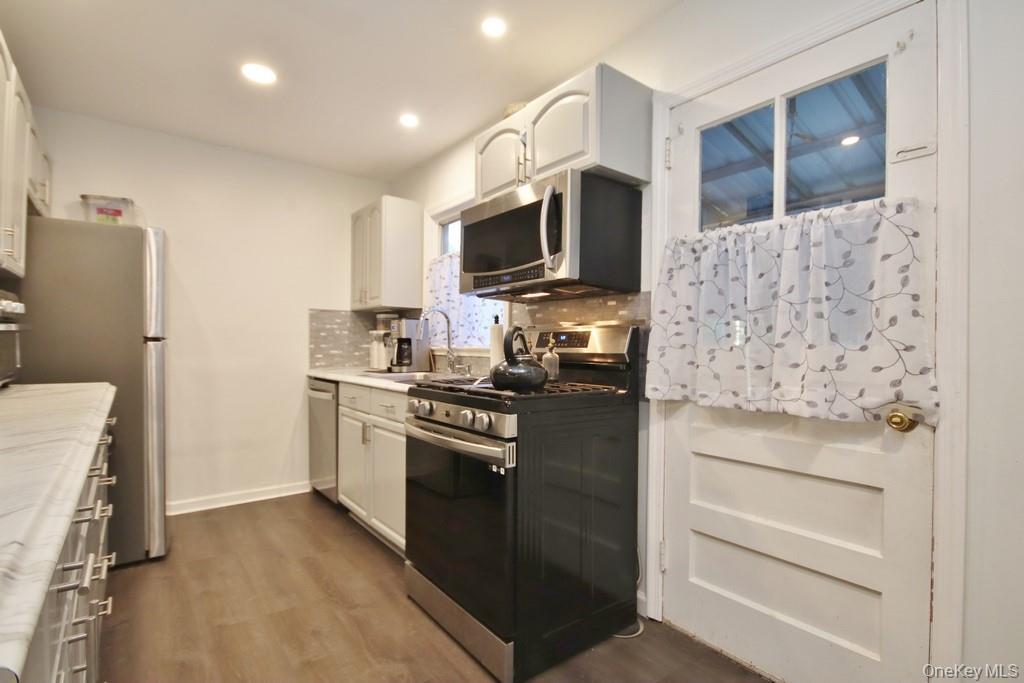 Single Family Richmond  Westchester County, NY 10567, MLS-915096-10