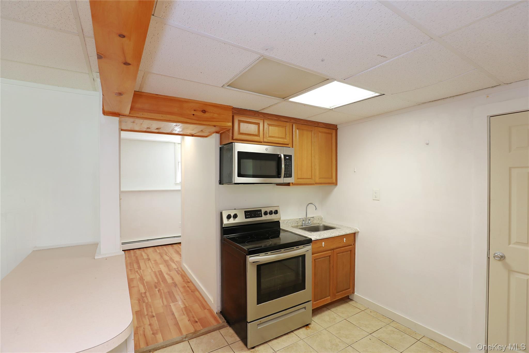 Single Family Roxanne Ulster County, NY 12528, MLS-915112-12