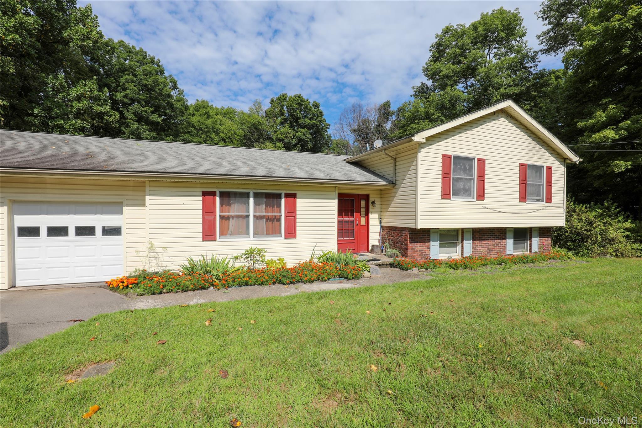 Single Family Roxanne Ulster County, NY 12528, MLS-915112-2