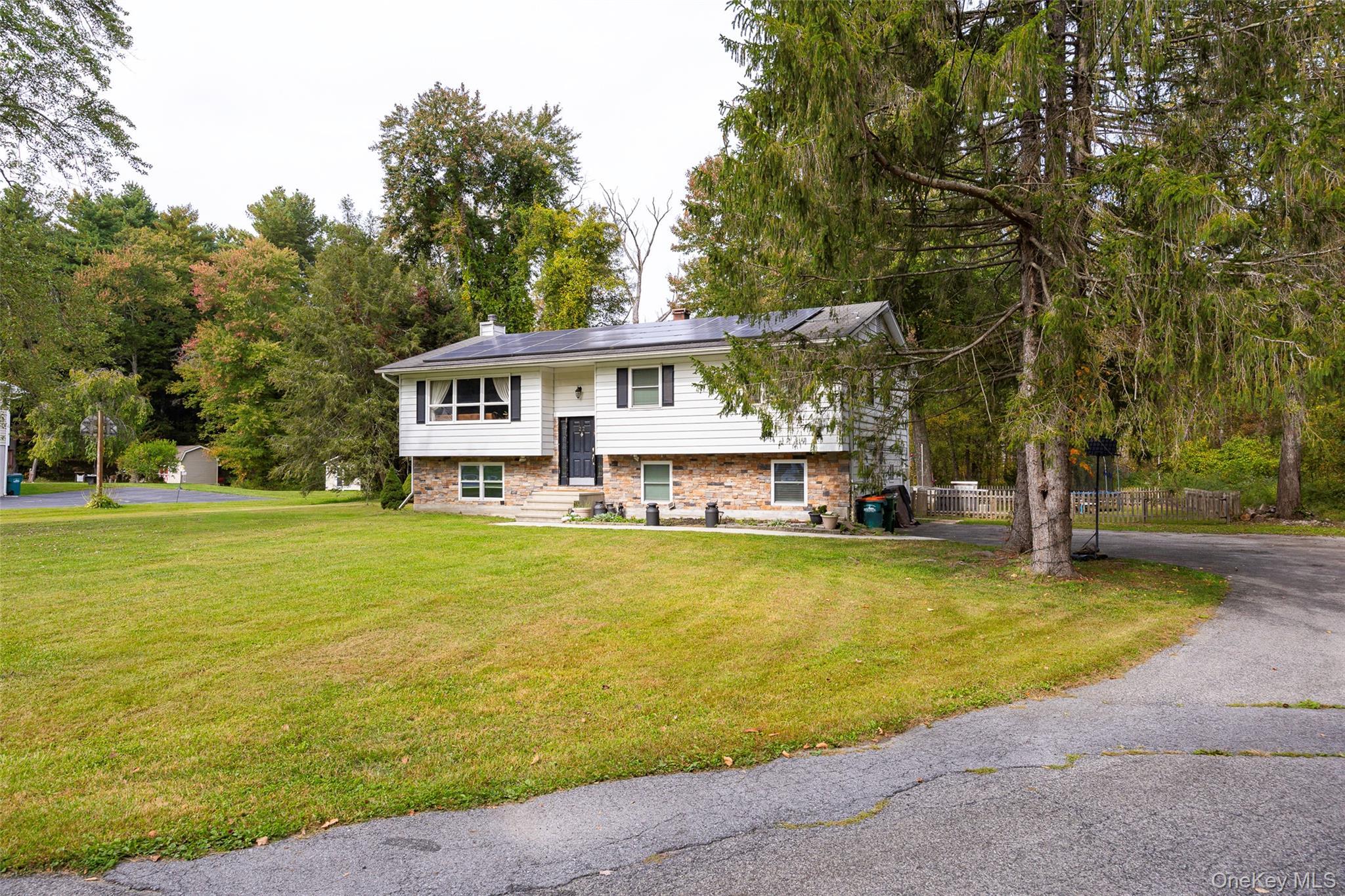 Single Family Lenart Dutchess County, NY 12533, MLS-915115-2