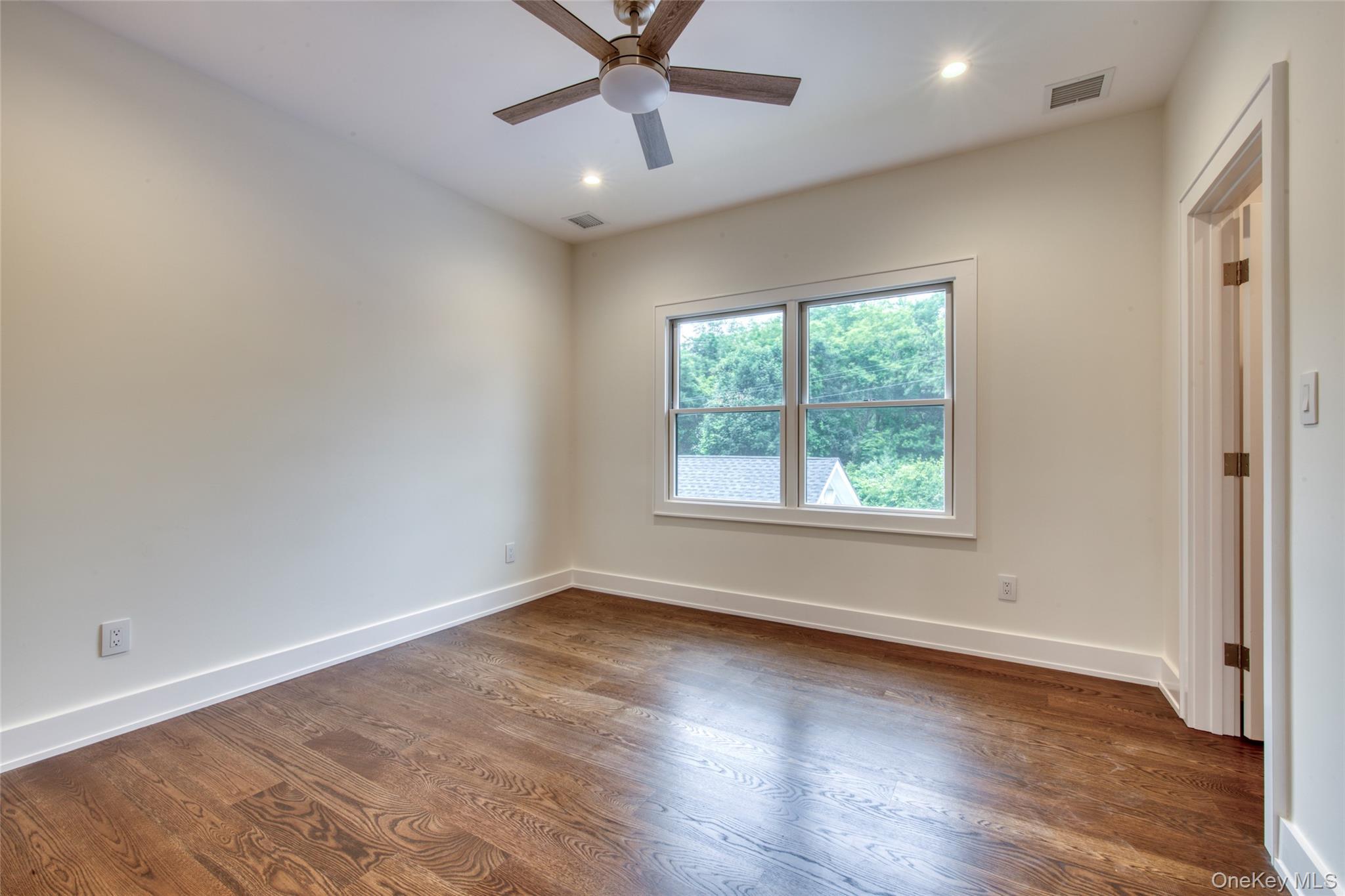 Single Family Maple Suffolk County, NY 11944, MLS-915141-36