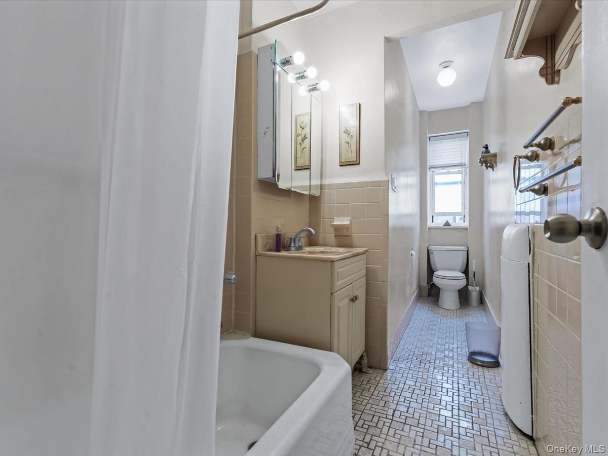 Coop 73rd  Queens, NY 11375, MLS-915176-18