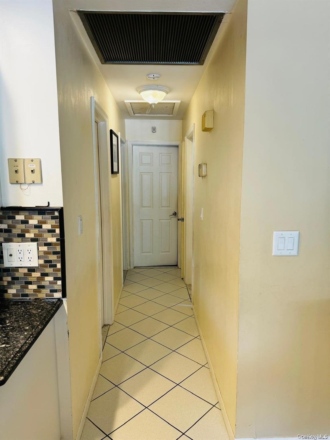 Single Family Deamer  Suffolk County, NY 11746, MLS-915187-11