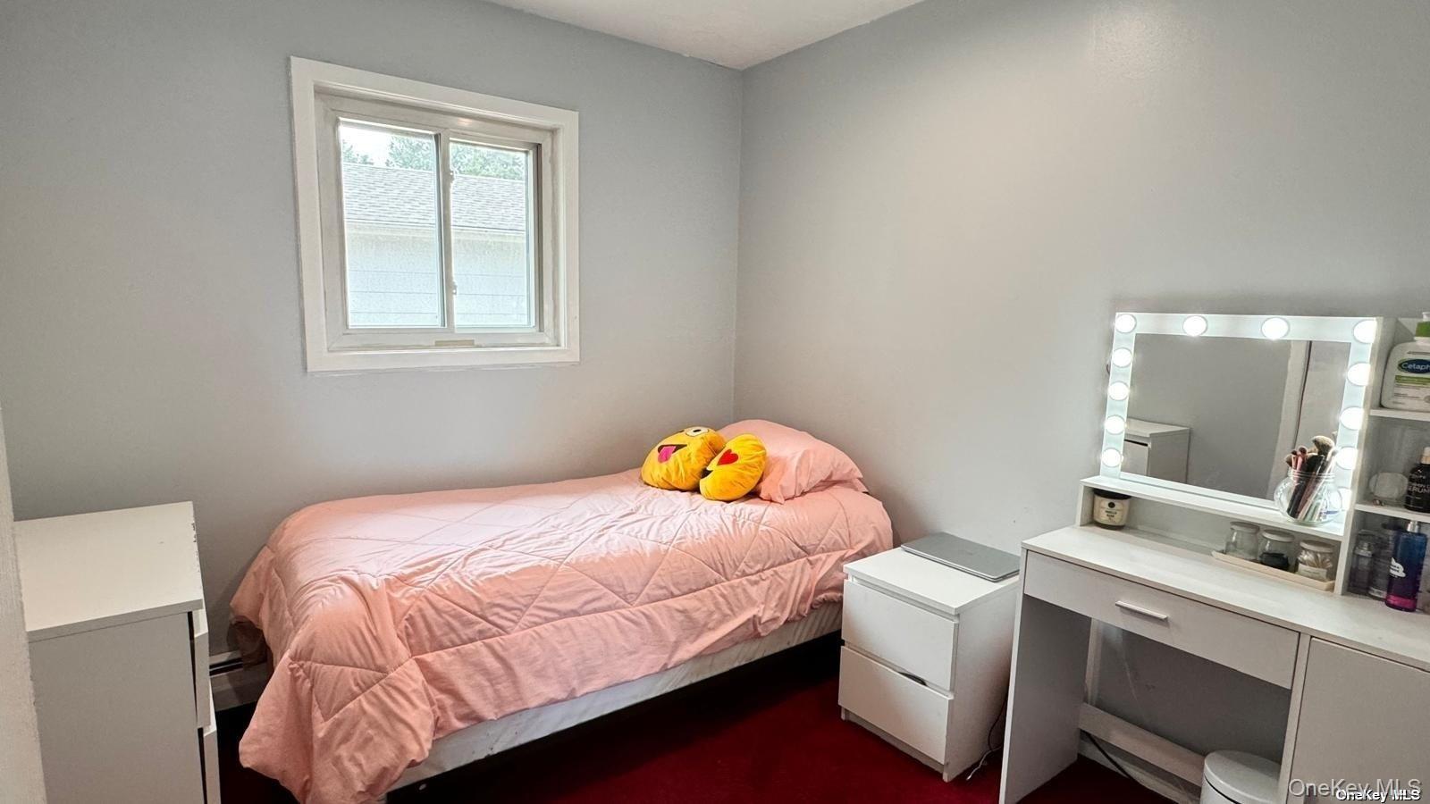 Single Family Deamer  Suffolk County, NY 11746, MLS-915187-16