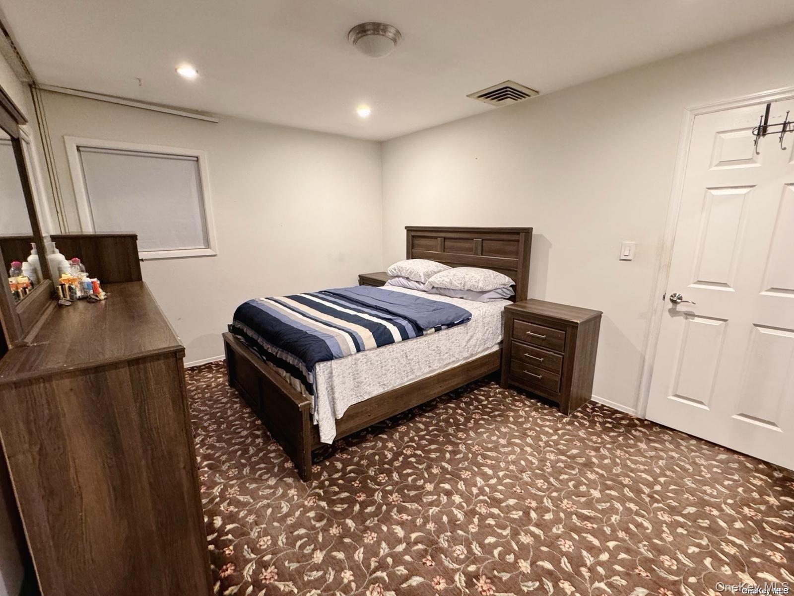 Single Family Deamer  Suffolk County, NY 11746, MLS-915187-18