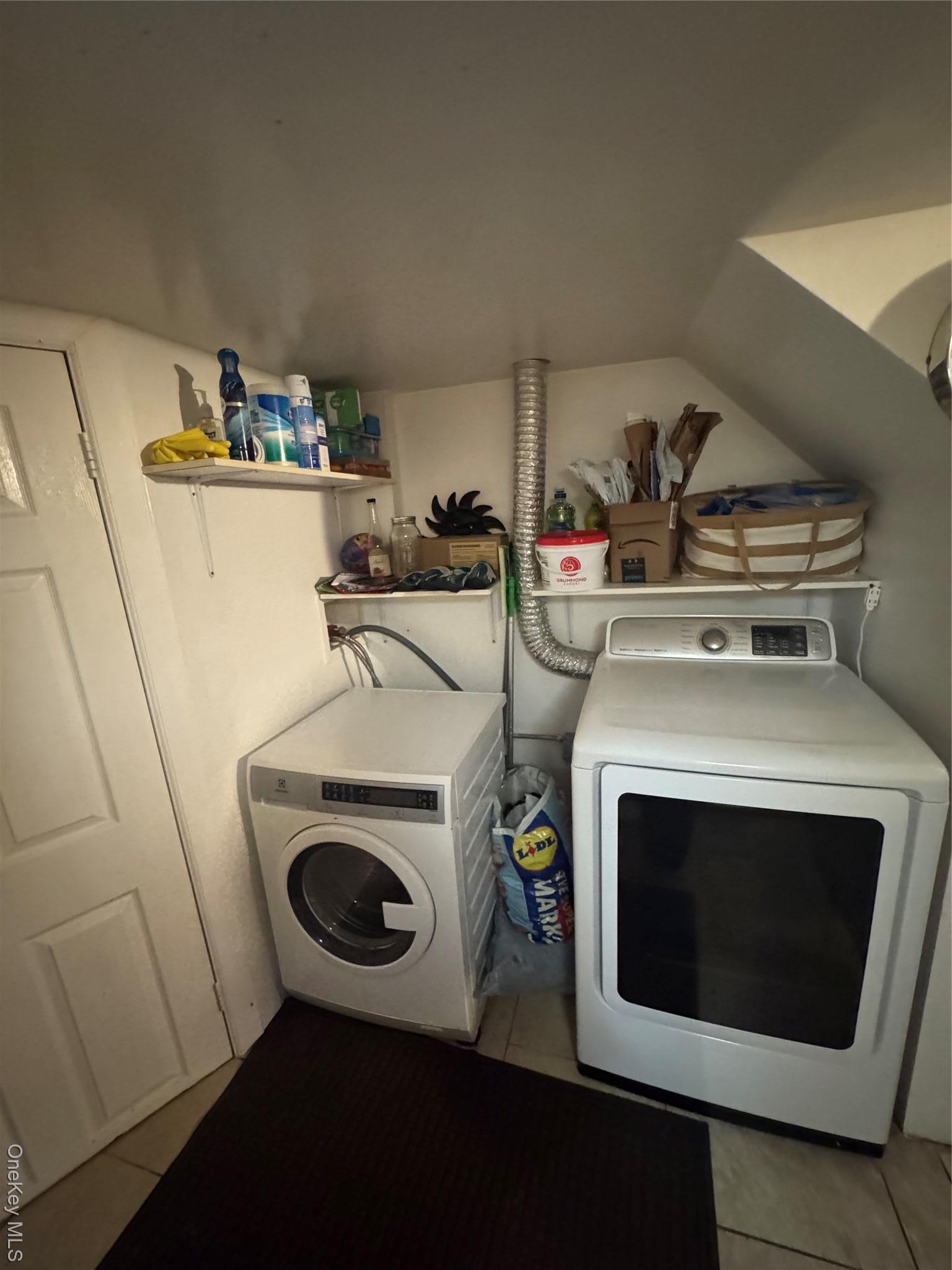 Single Family St  Queens, NY 11436, MLS-915190-12