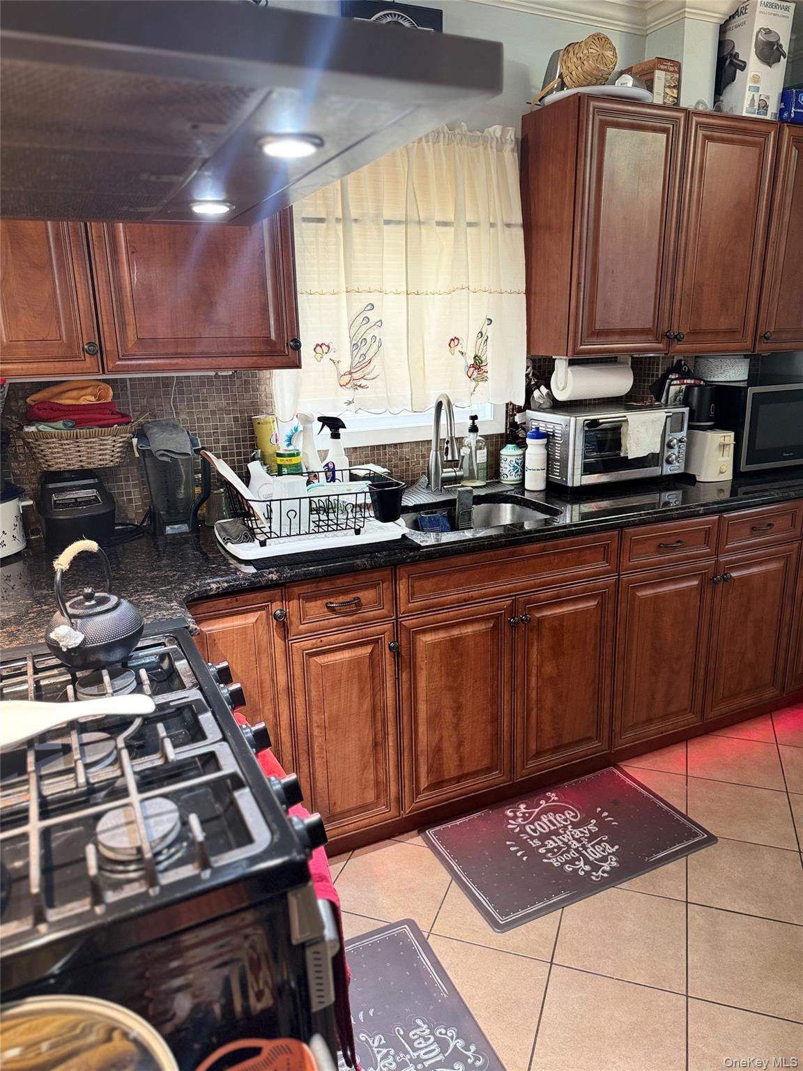 Single Family St  Queens, NY 11436, MLS-915190-7