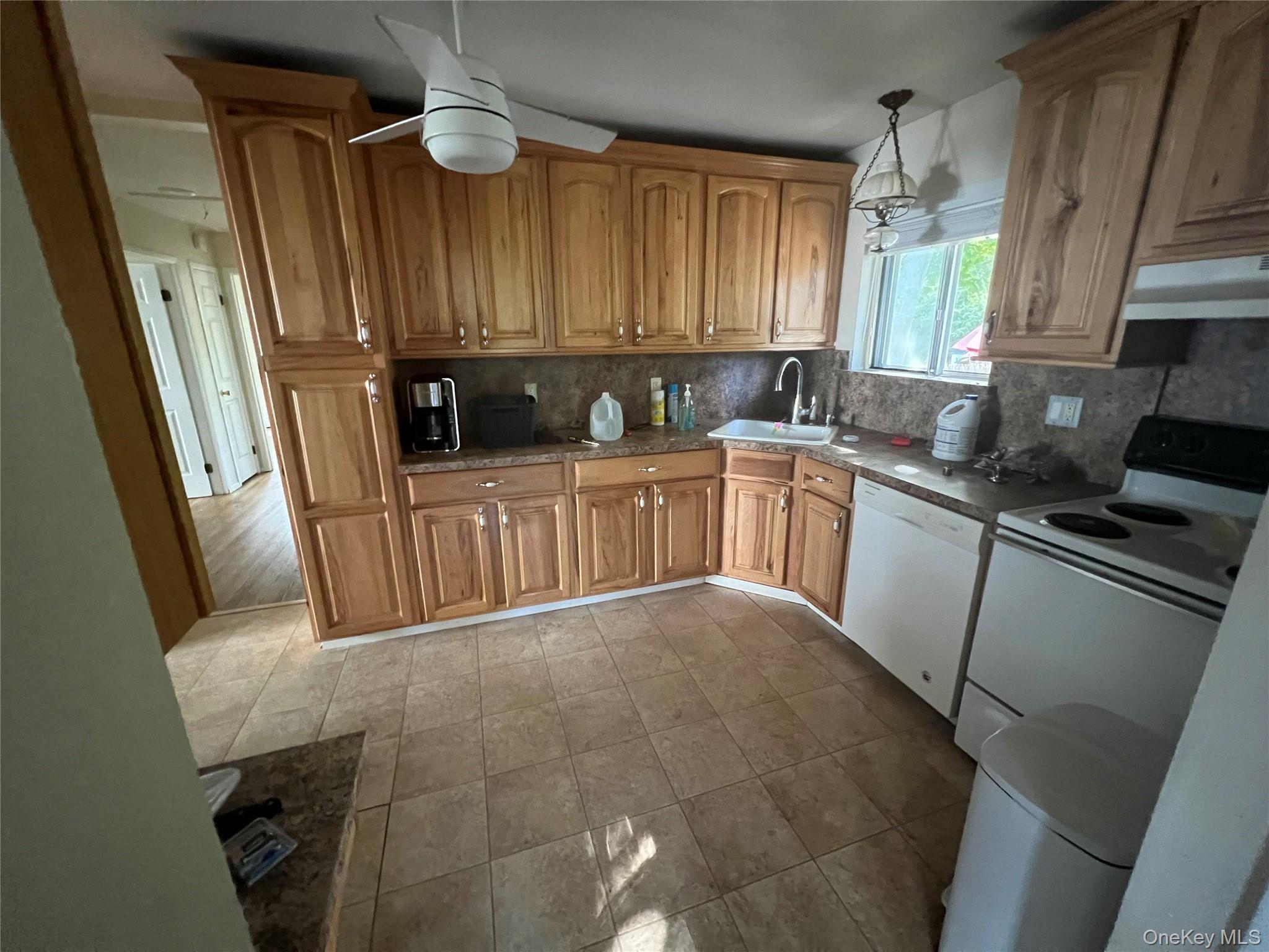 Single Family Cedarhurst  Suffolk County, NY 11784, MLS-915204-4