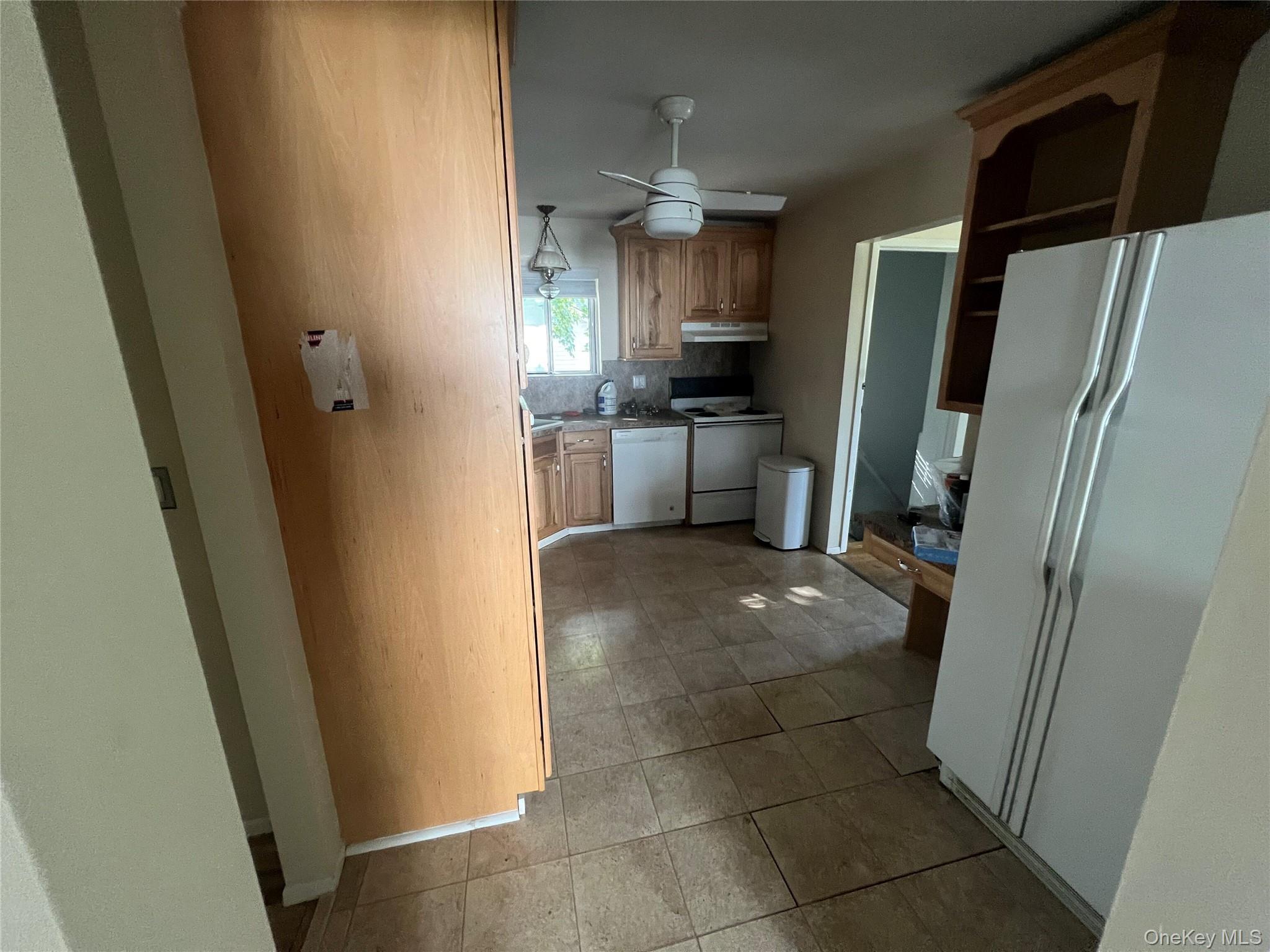 Single Family Cedarhurst  Suffolk County, NY 11784, MLS-915204-5