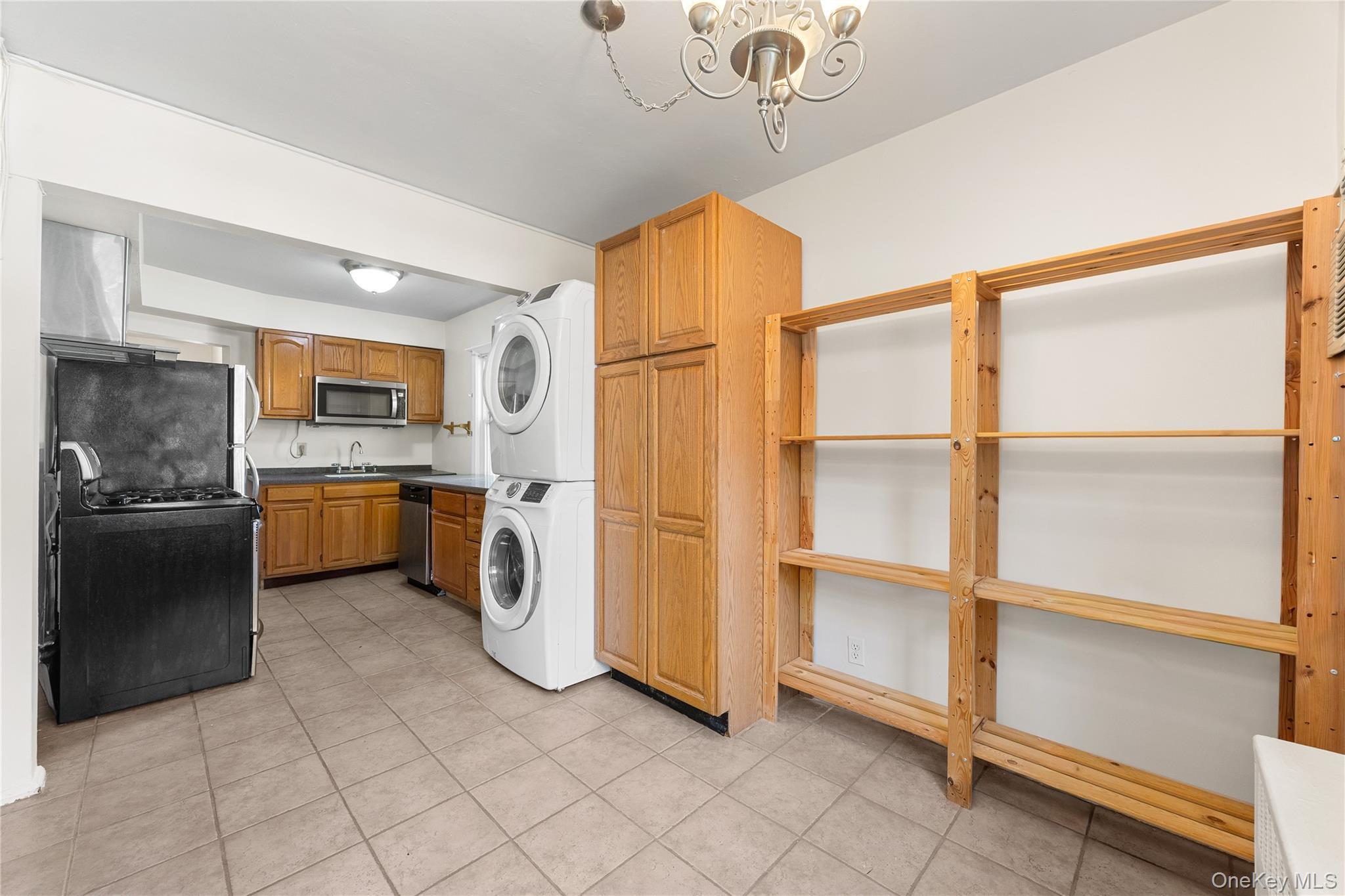 Single Family 215th  Queens, NY 11361, MLS-915247-4