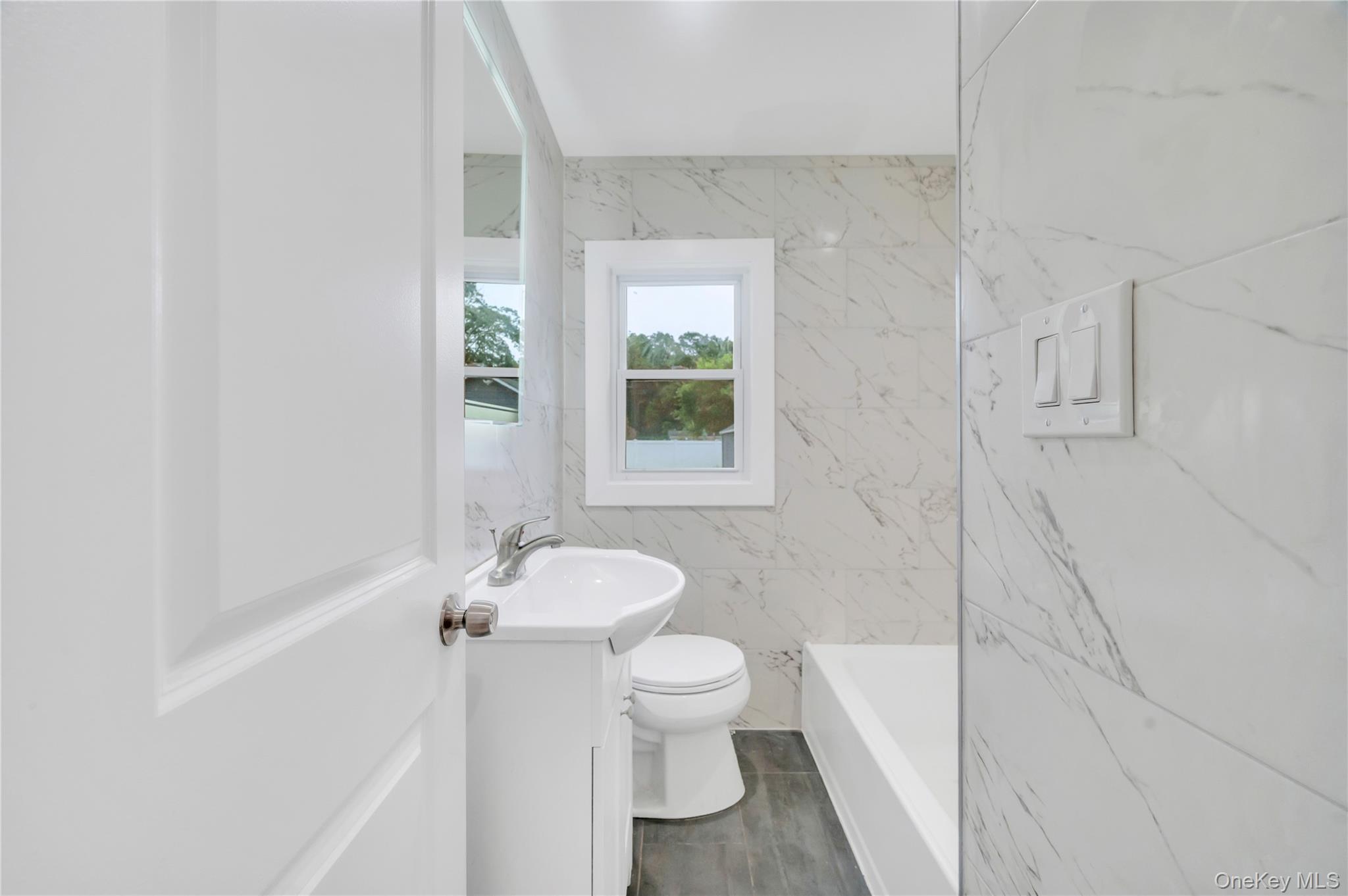 Single Family Pinetree  Suffolk County, NY 11967, MLS-915292-11