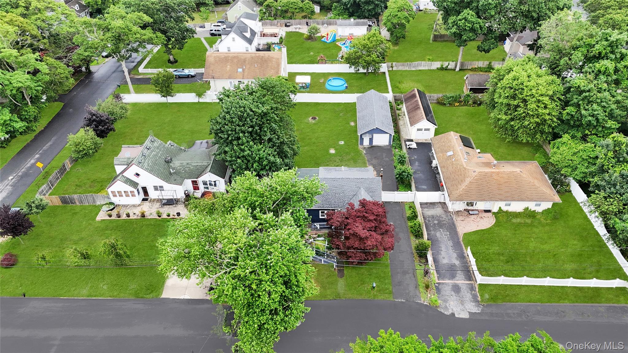 Single Family Pinetree  Suffolk County, NY 11967, MLS-915292-2