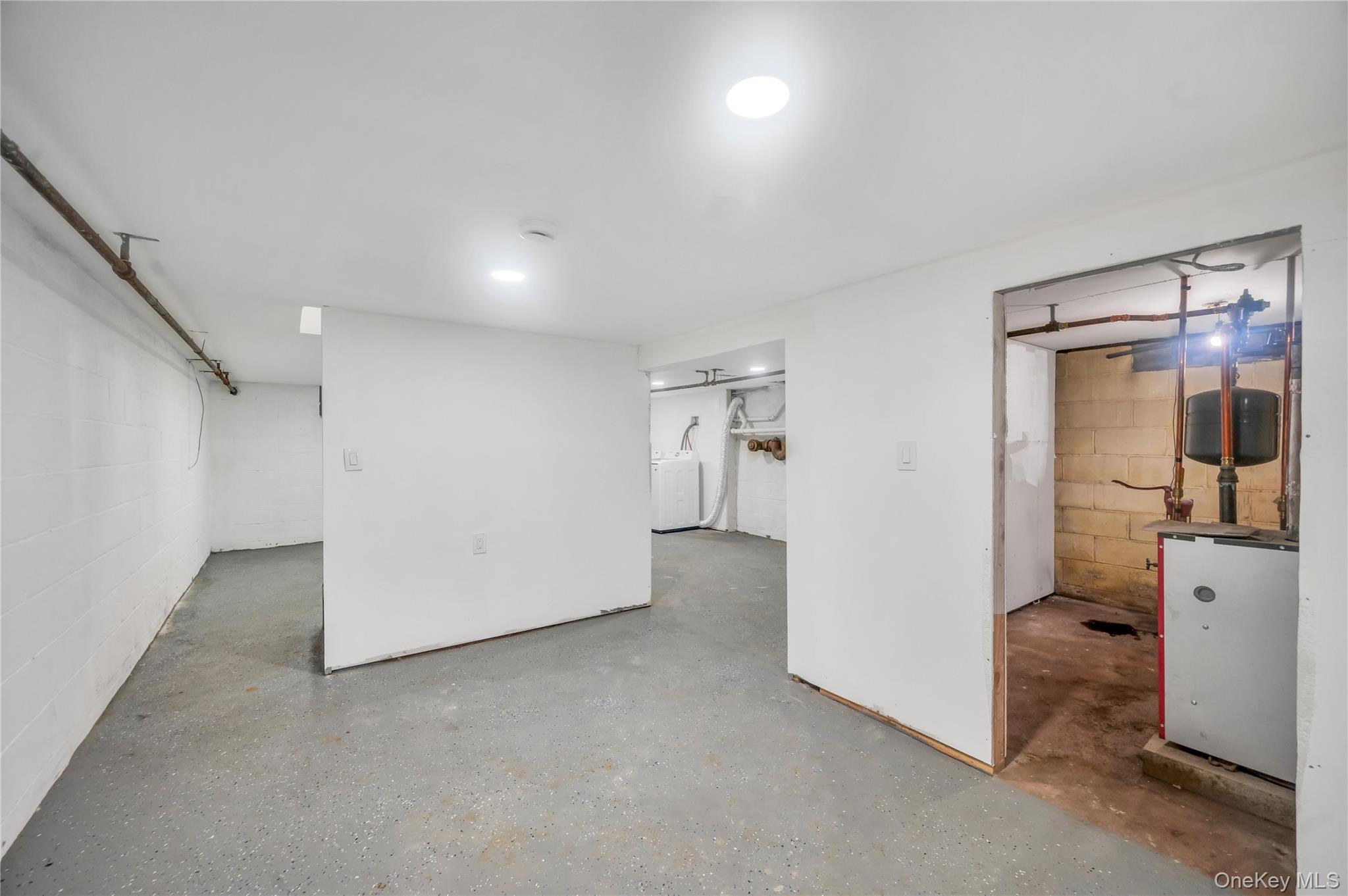 Single Family Pinetree  Suffolk County, NY 11967, MLS-915292-21