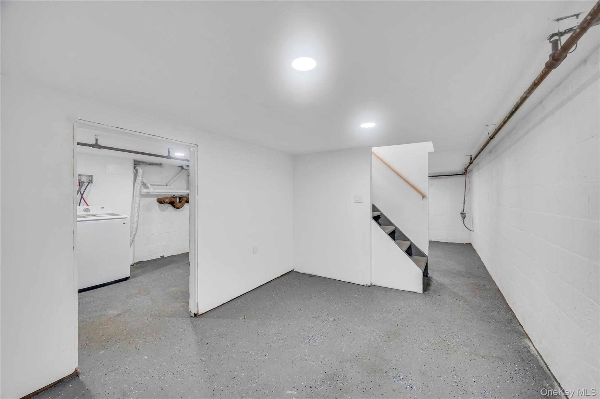 Single Family Pinetree  Suffolk County, NY 11967, MLS-915292-22