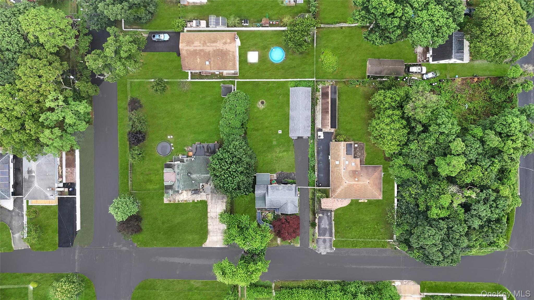 Single Family Pinetree  Suffolk County, NY 11967, MLS-915292-3