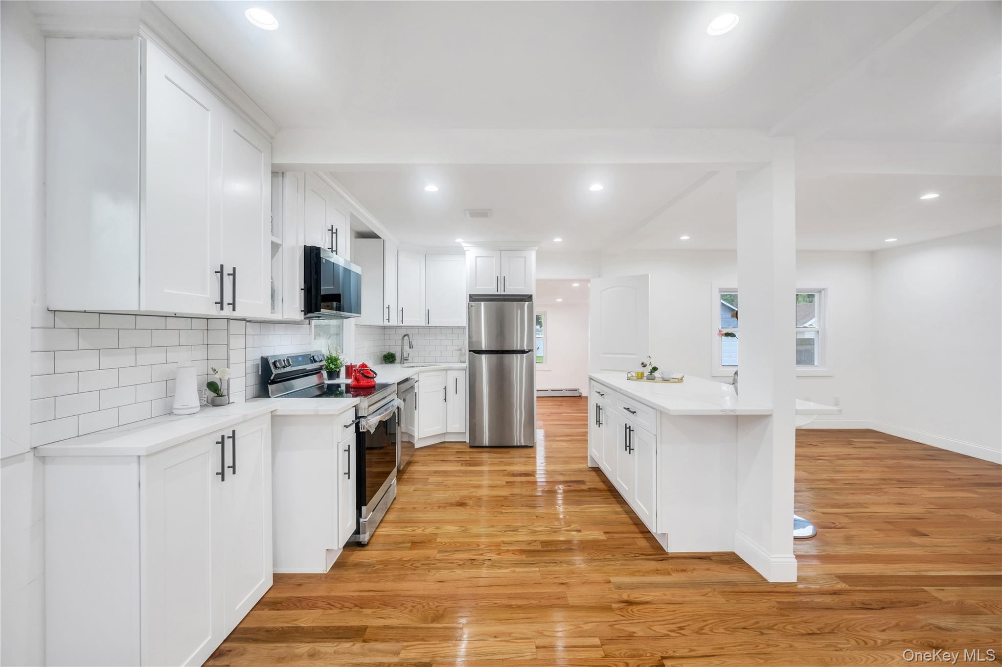 Single Family Pinetree  Suffolk County, NY 11967, MLS-915292-6