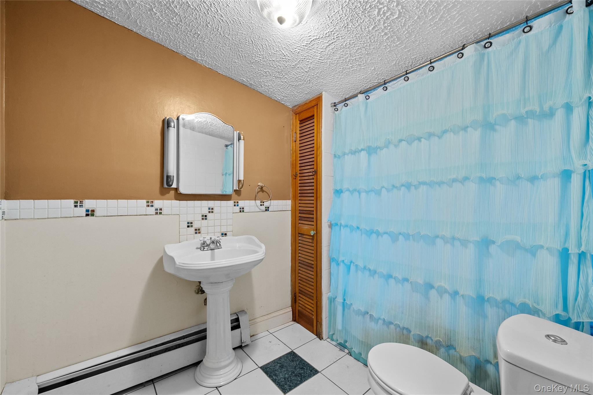 Single Family Whitestone Suffolk County, NY 11789, MLS-915329-14