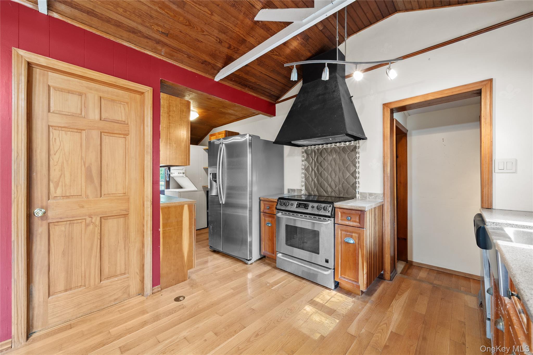 Single Family Whitestone Suffolk County, NY 11789, MLS-915329-8